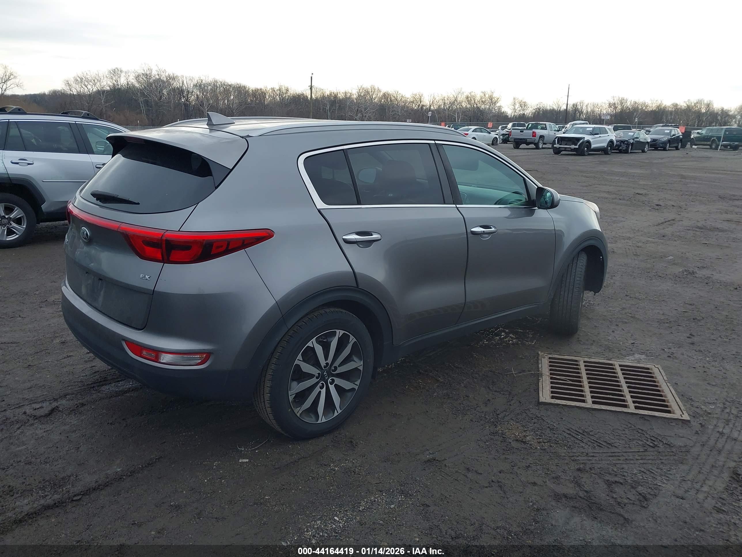 KIA SPORTAGE image 4
