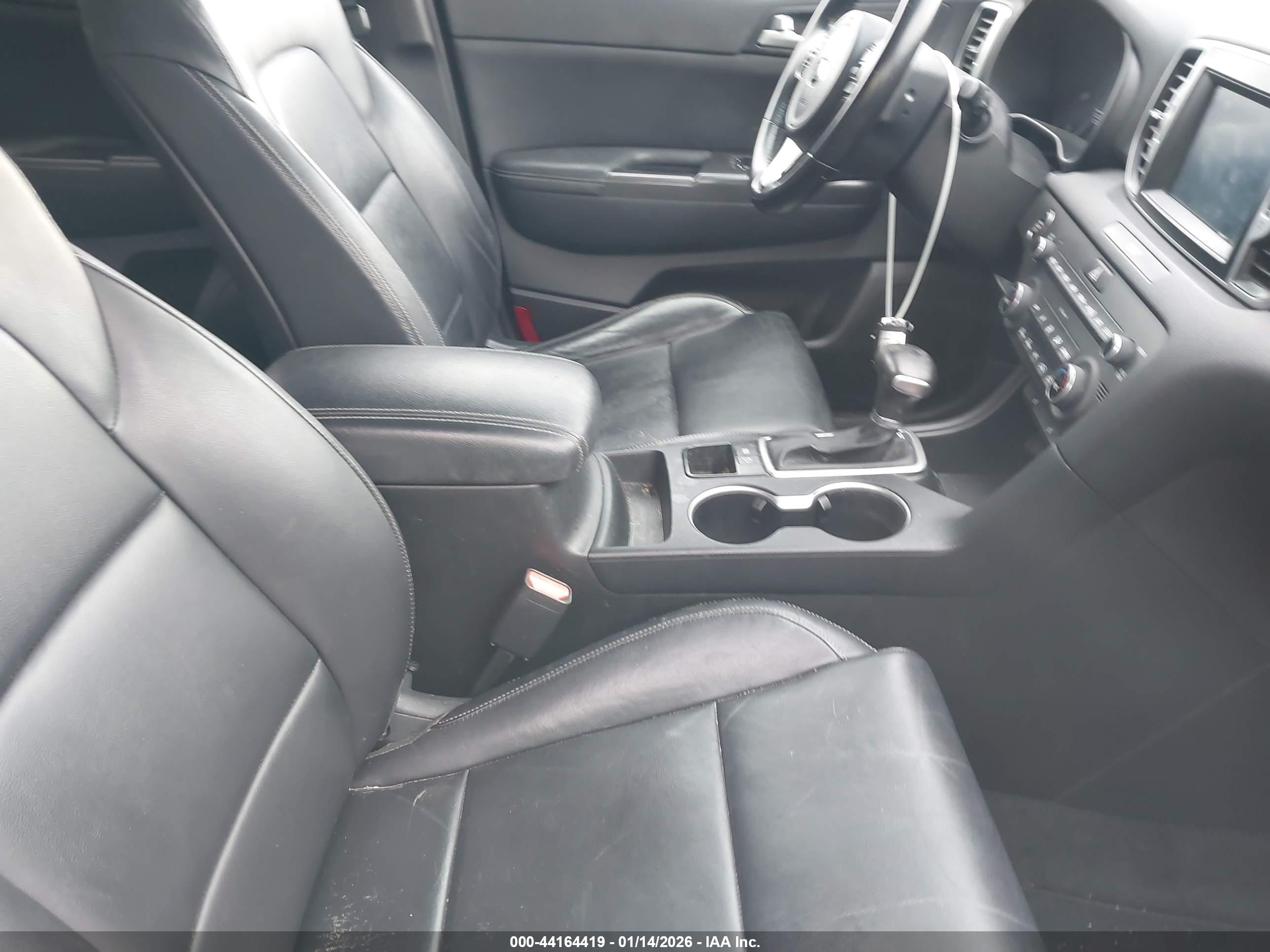 KIA SPORTAGE image 5