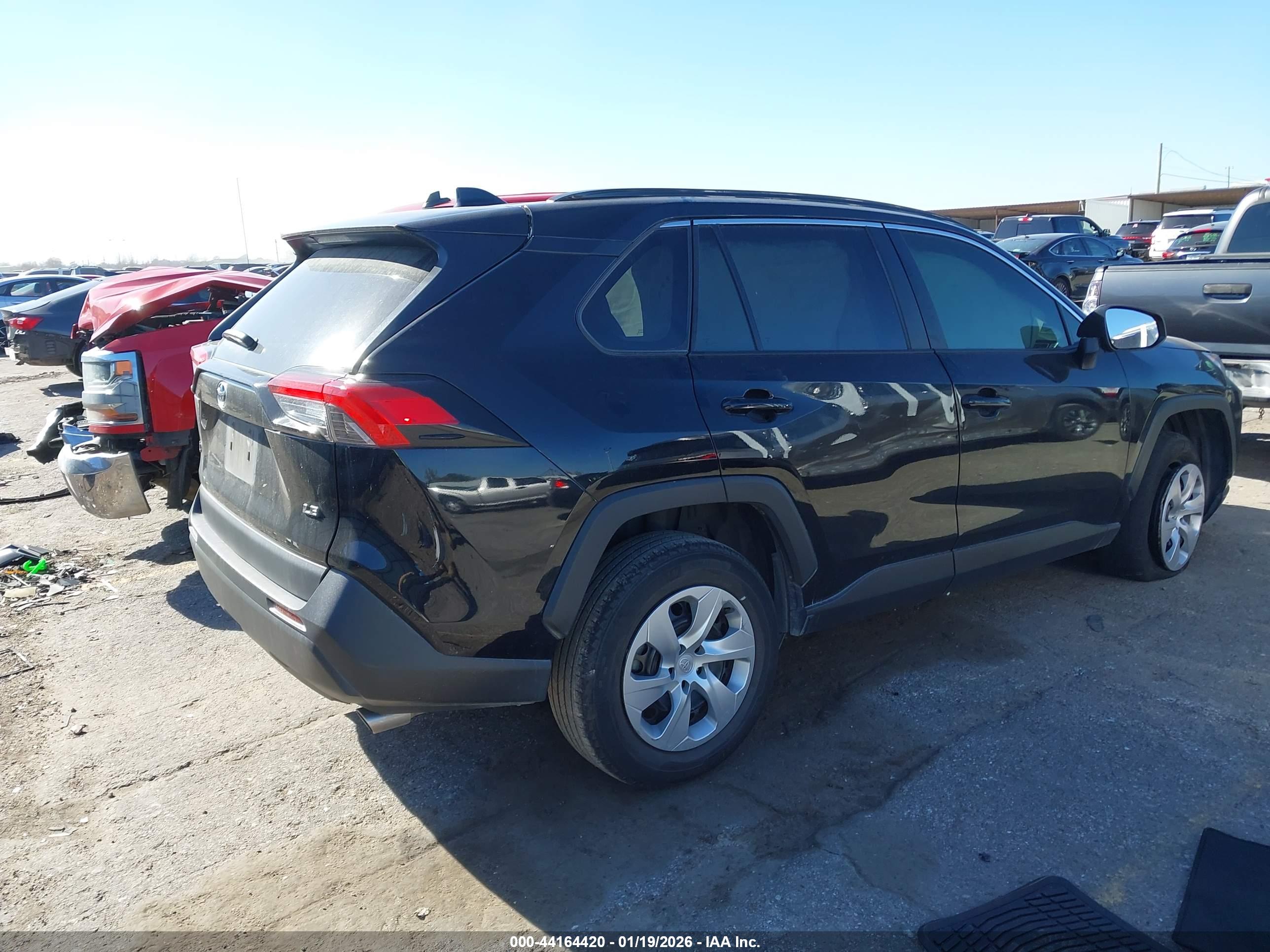 TOYOTA RAV4 image 4