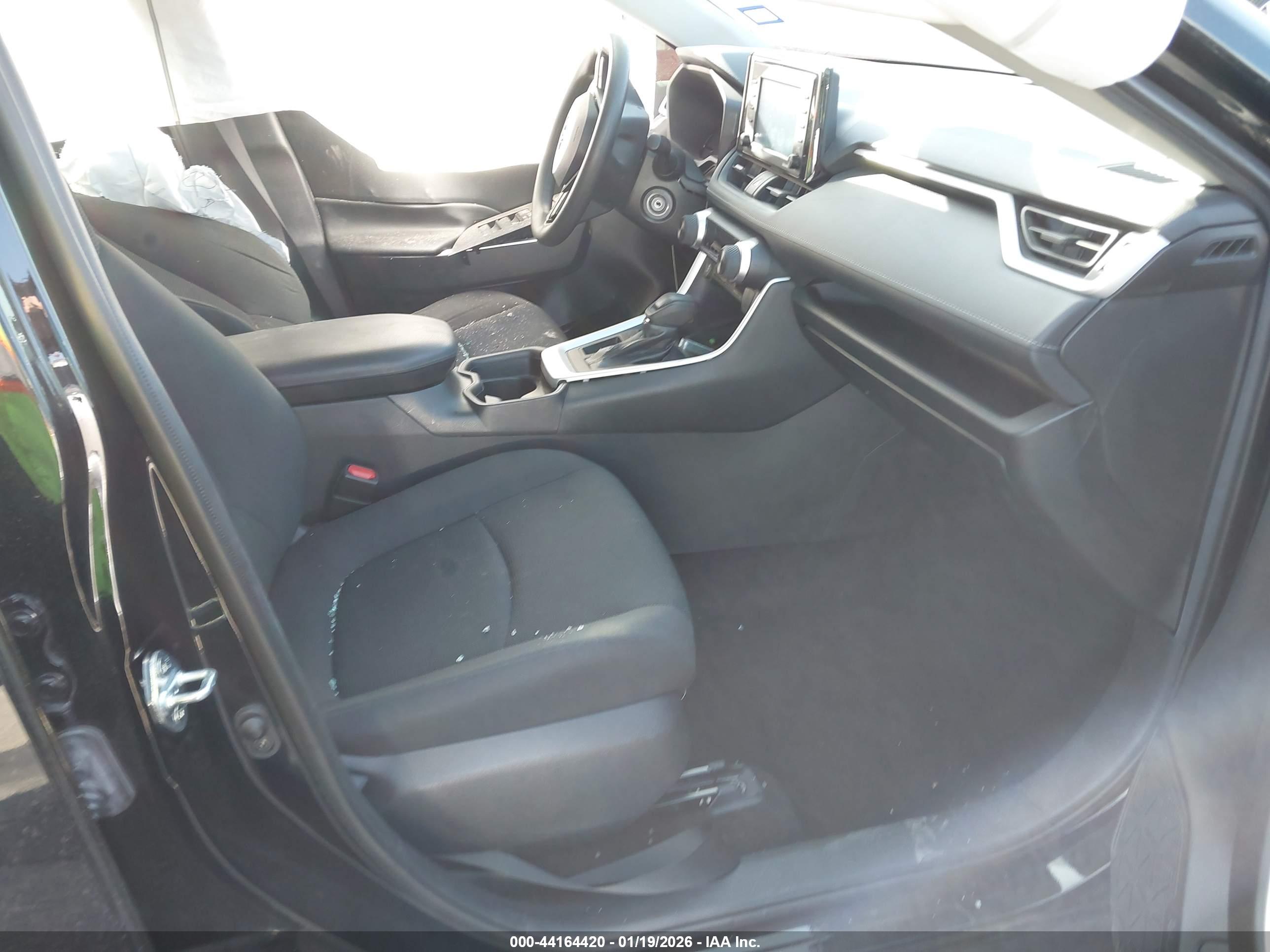 TOYOTA RAV4 image 5