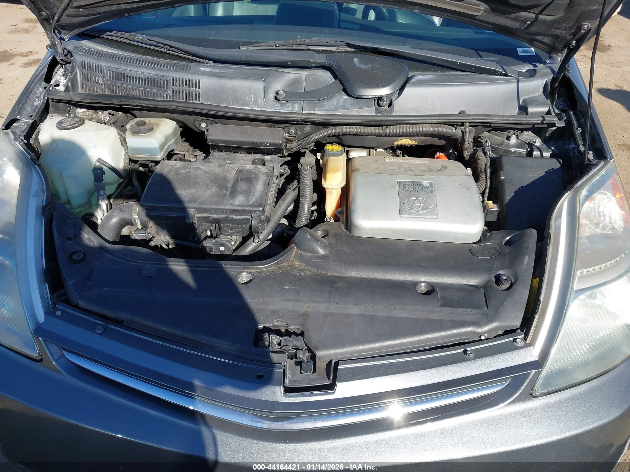TOYOTA PRIUS image 10