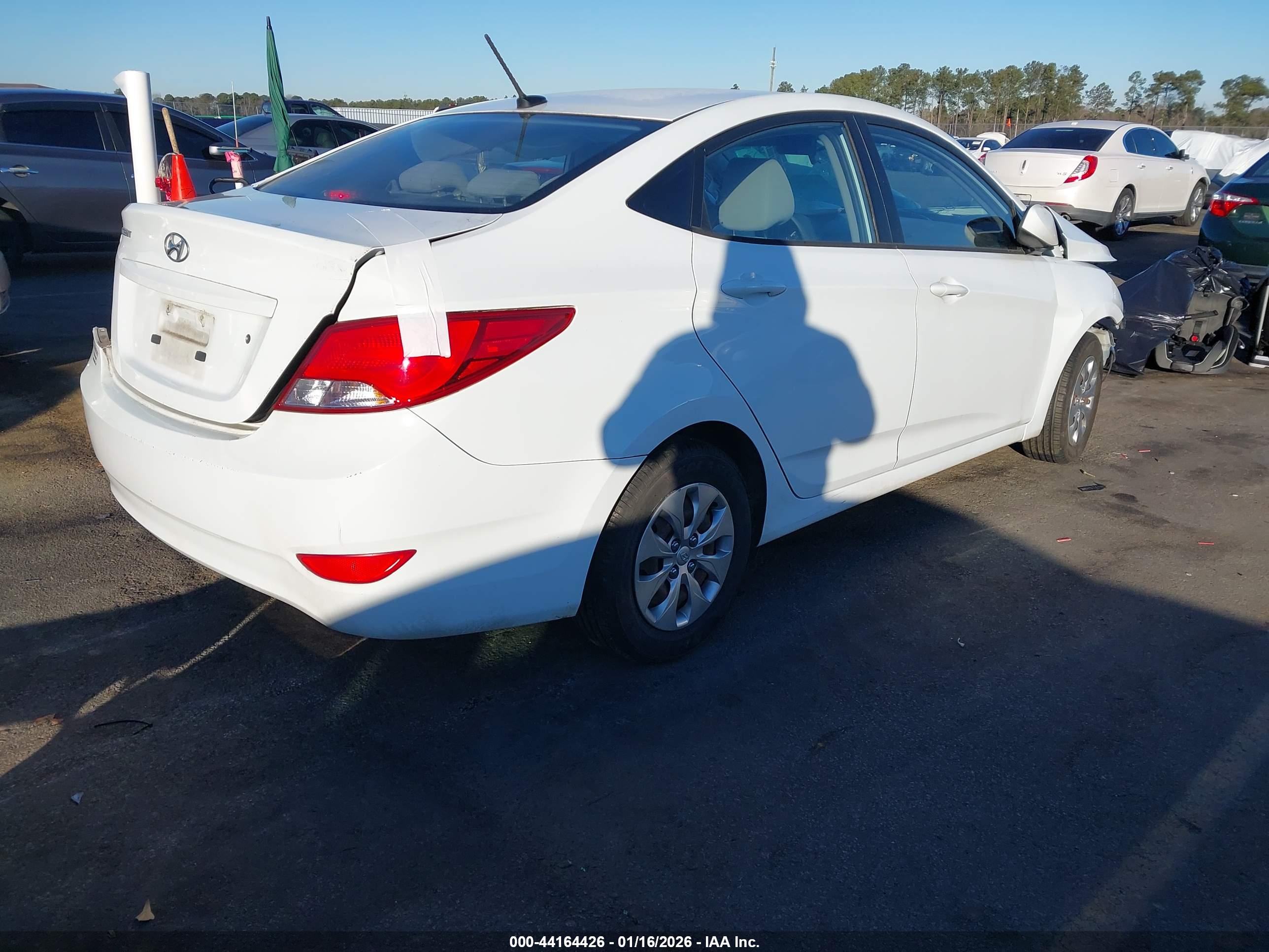 HYUNDAI ACCENT image 4