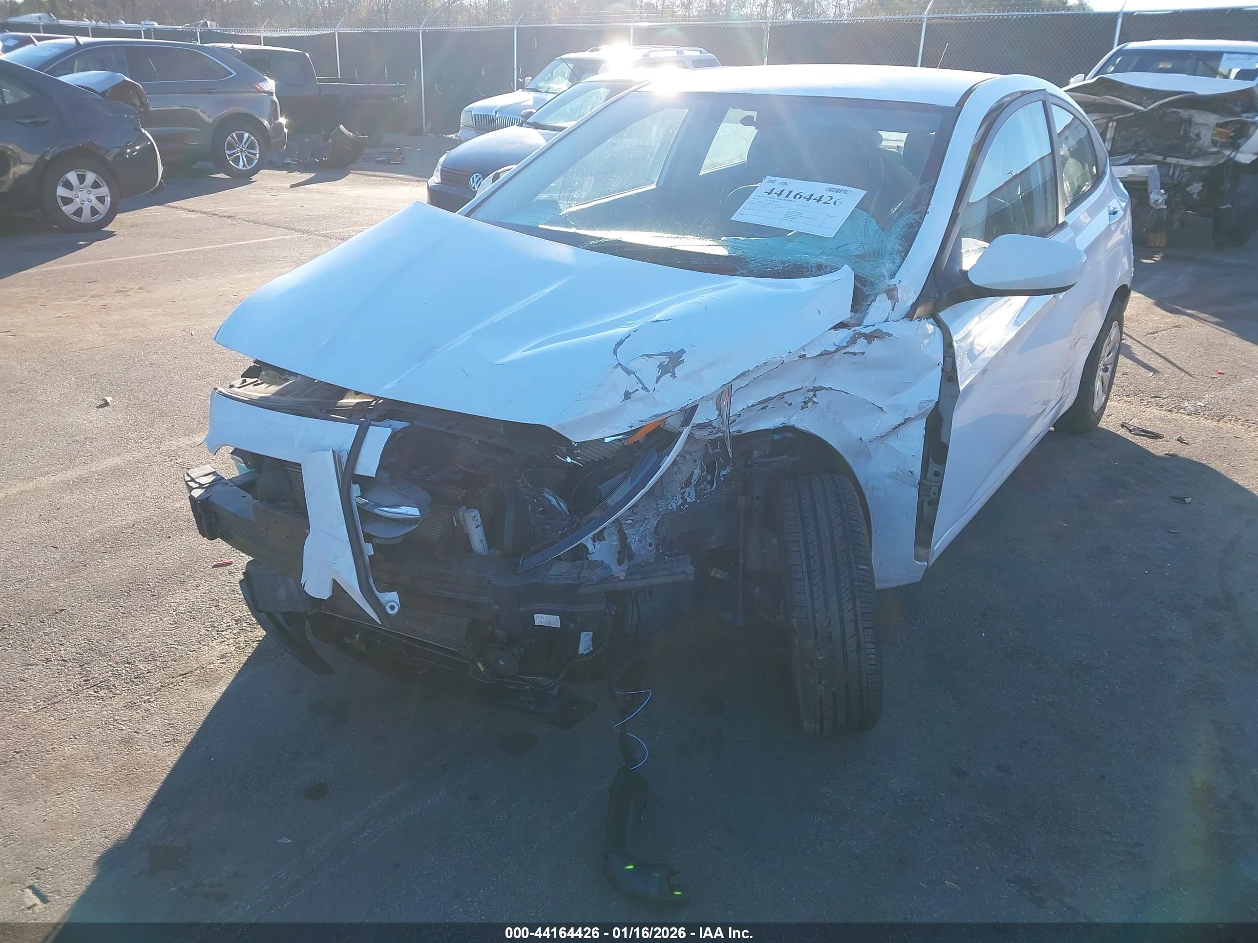 HYUNDAI ACCENT image 6