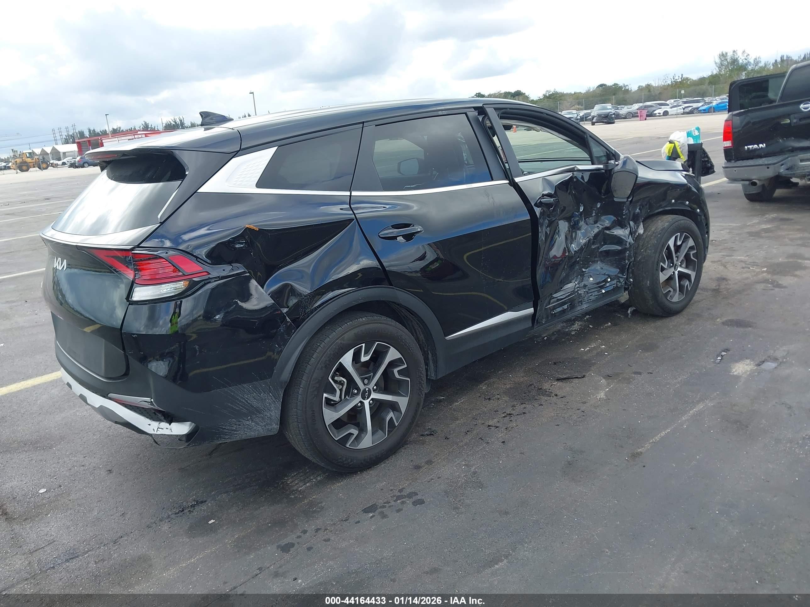 KIA SPORTAGE image 4