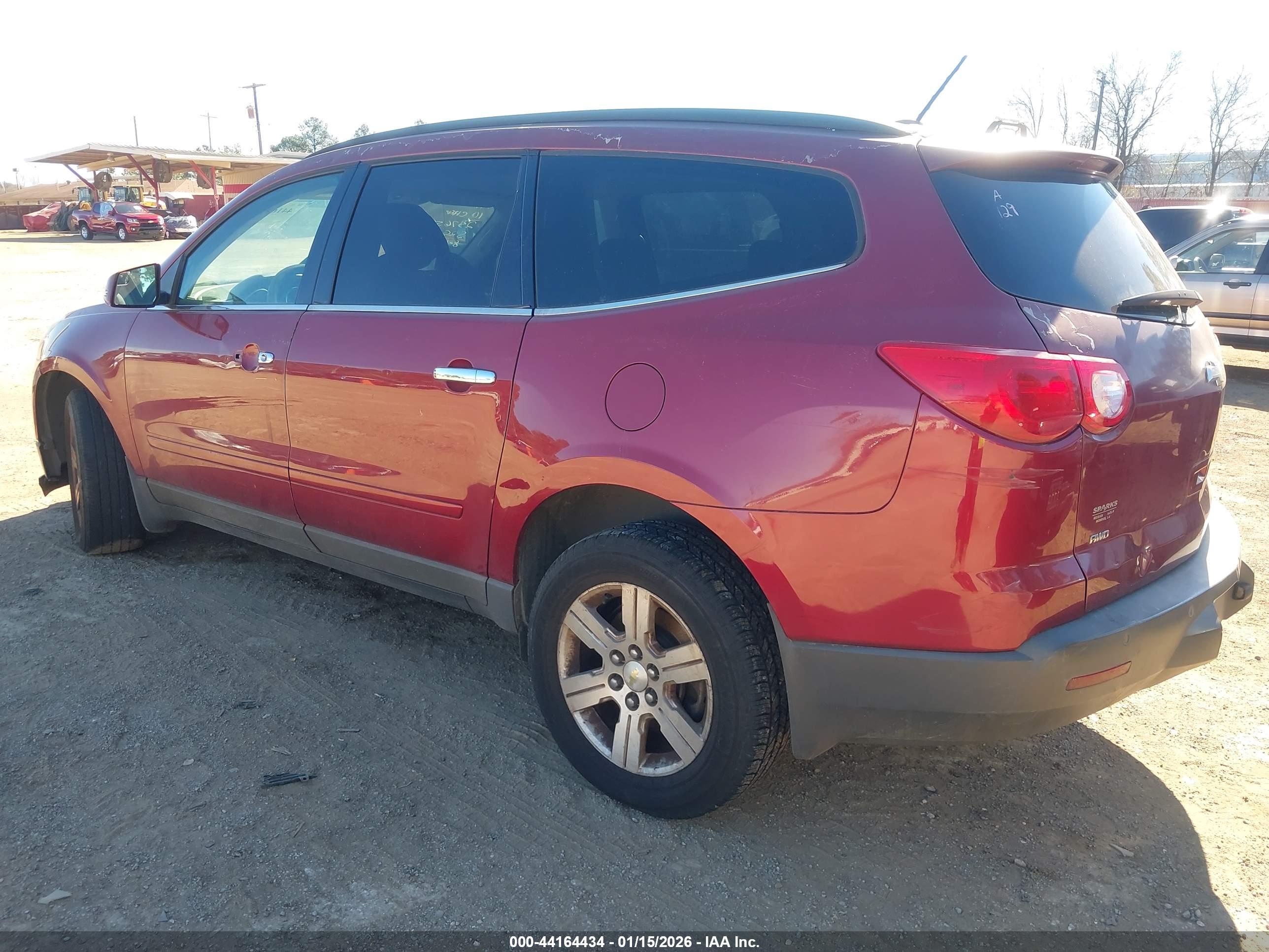 CHEVROLET TRAVERSE image 3