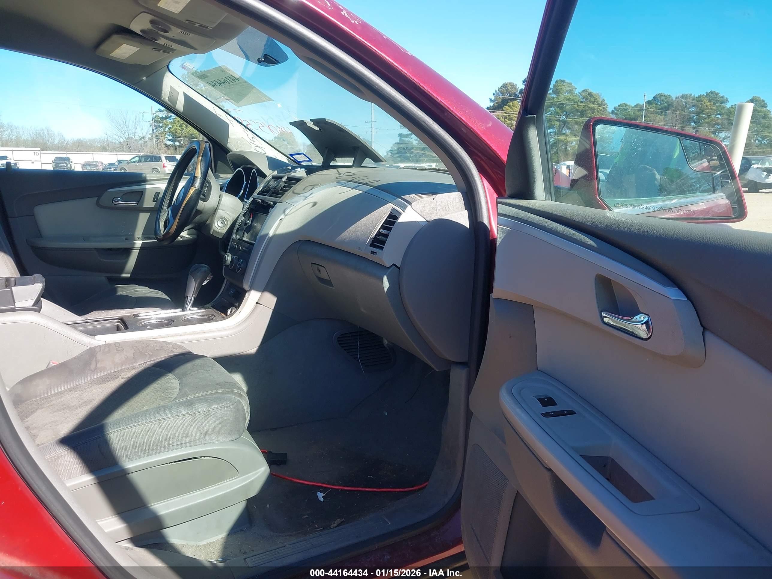 CHEVROLET TRAVERSE image 5