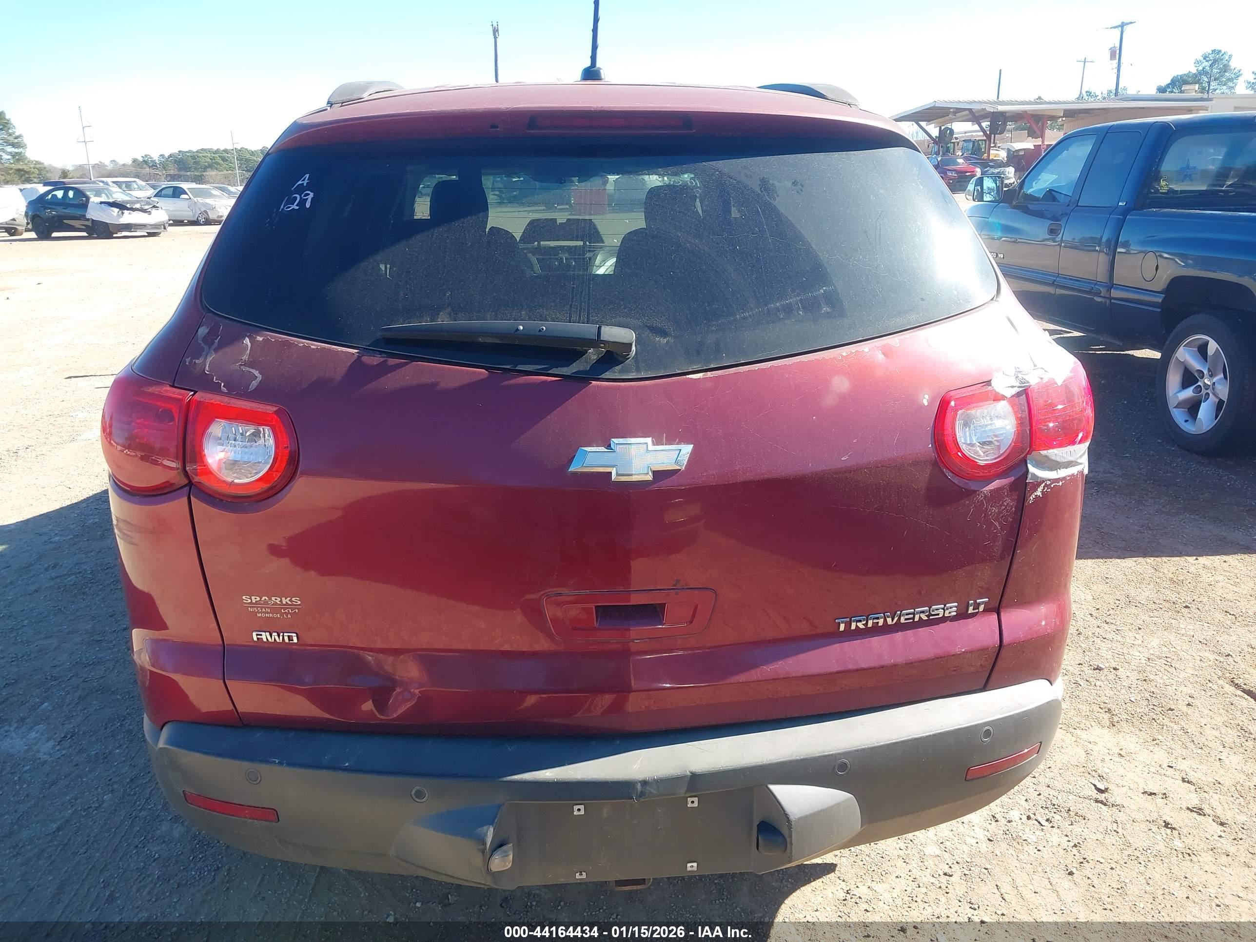 CHEVROLET TRAVERSE image 6