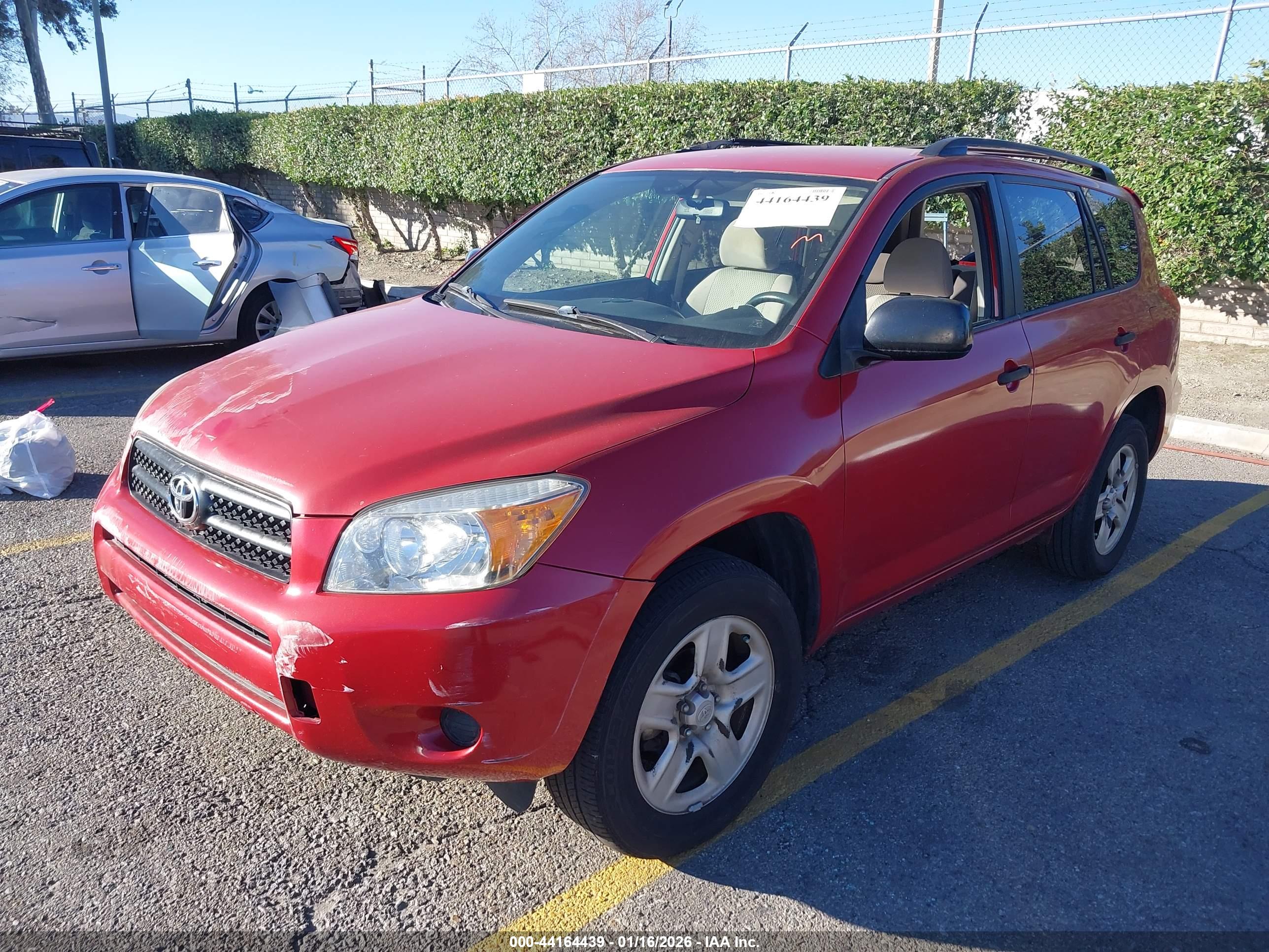 TOYOTA RAV4 image 2