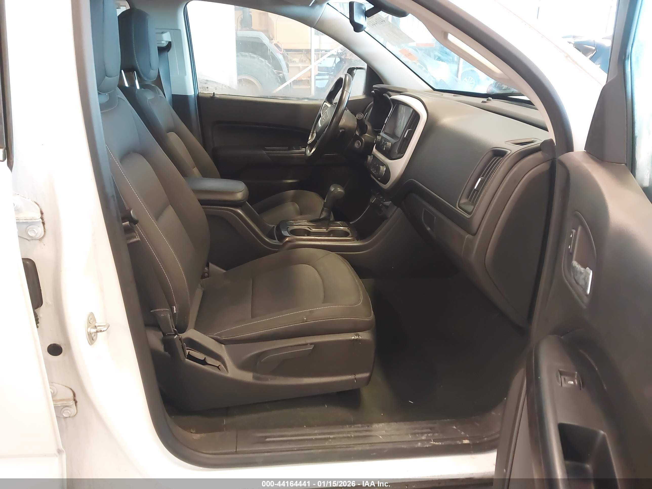 GMC CANYON image 5