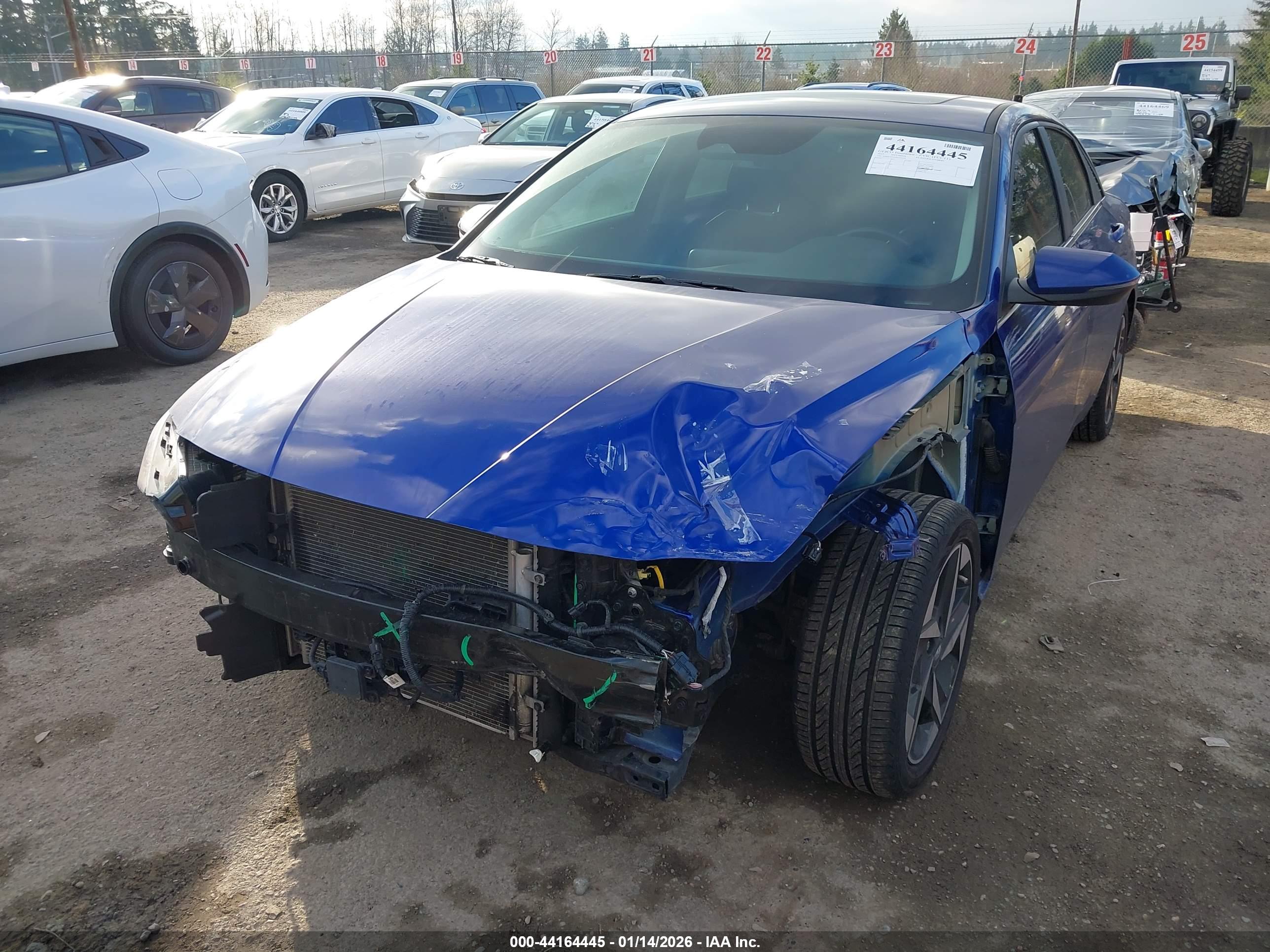 HYUNDAI ELANTRA image 6