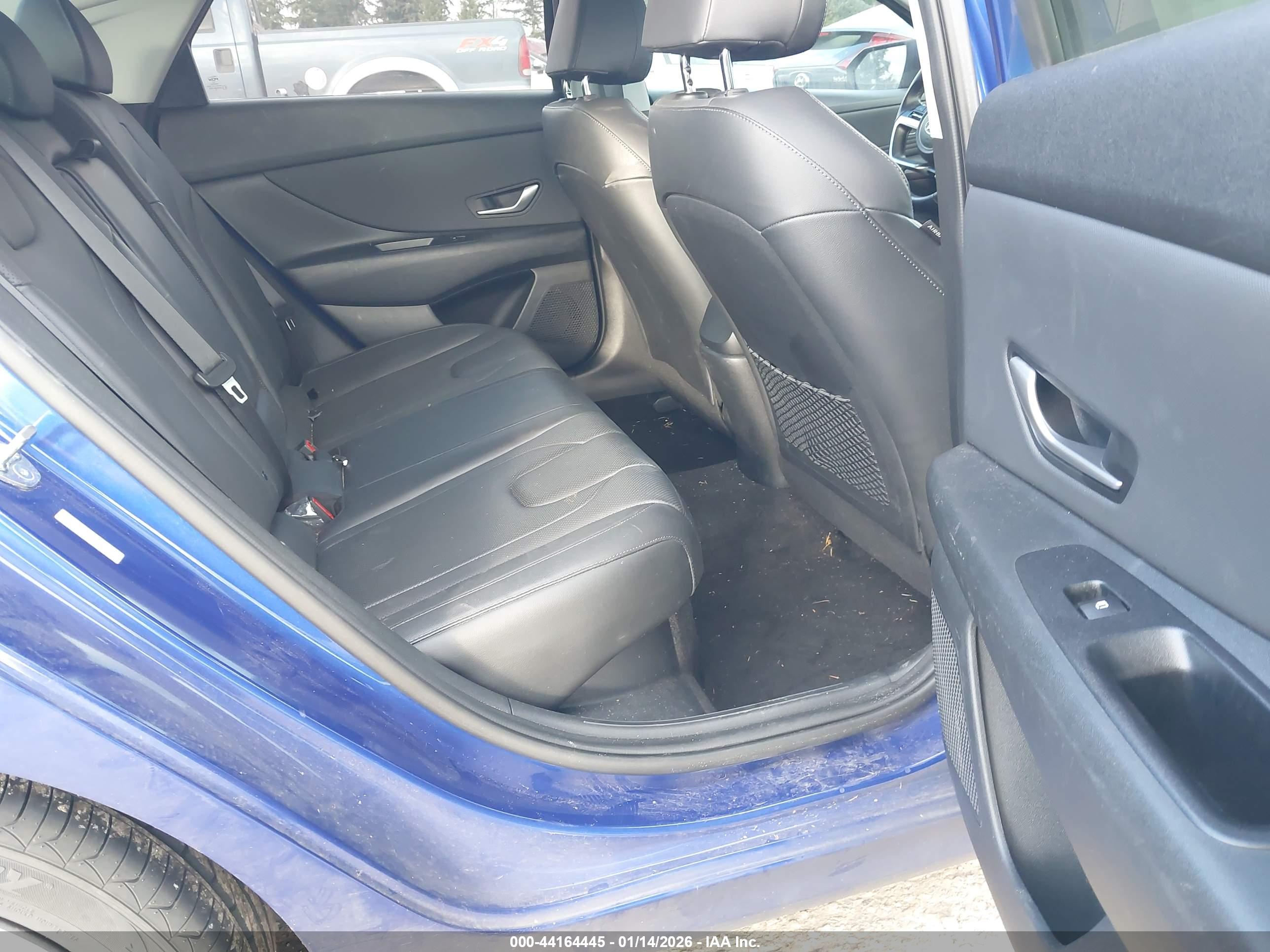 HYUNDAI ELANTRA image 8