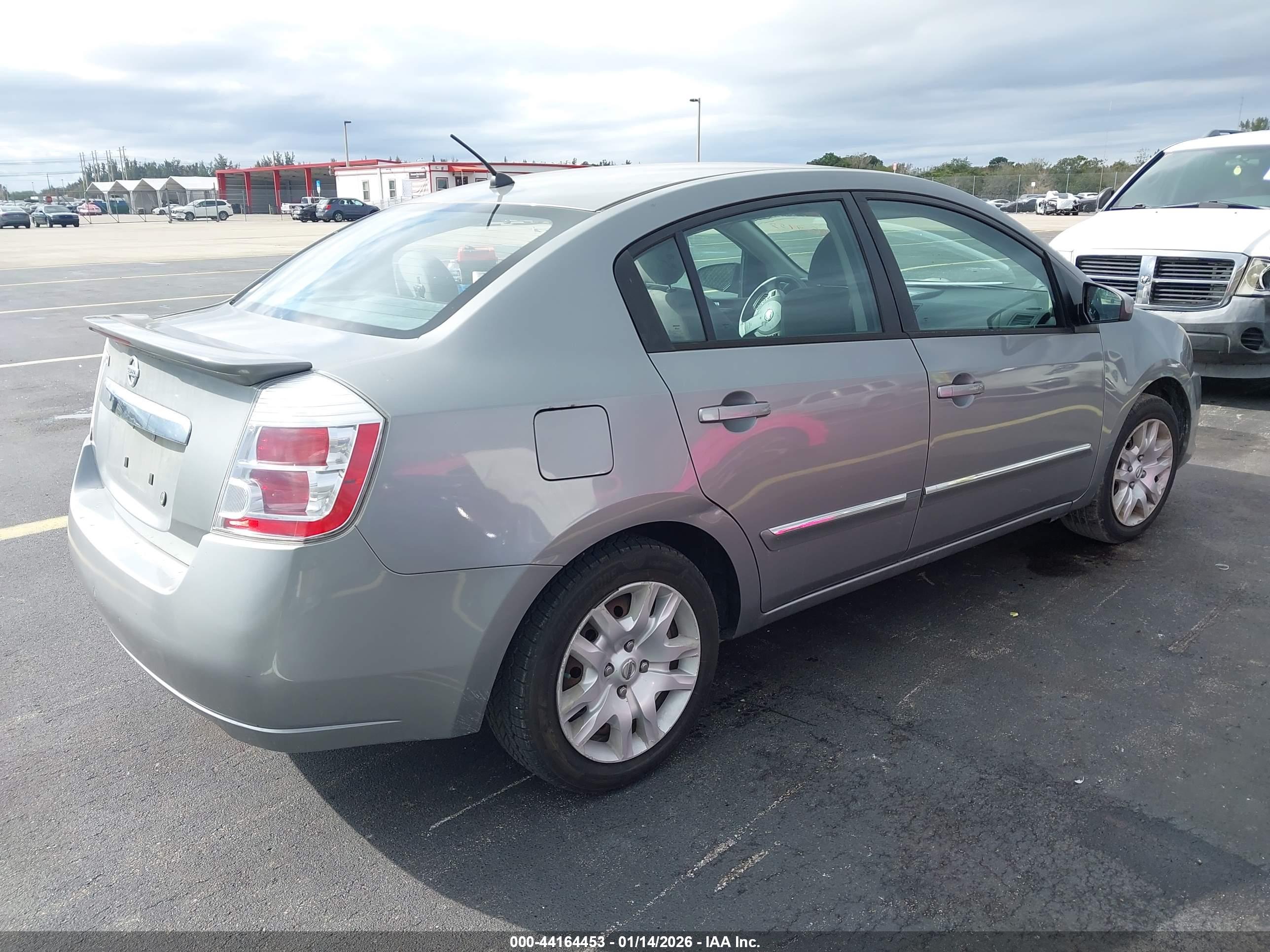 NISSAN SENTRA image 4