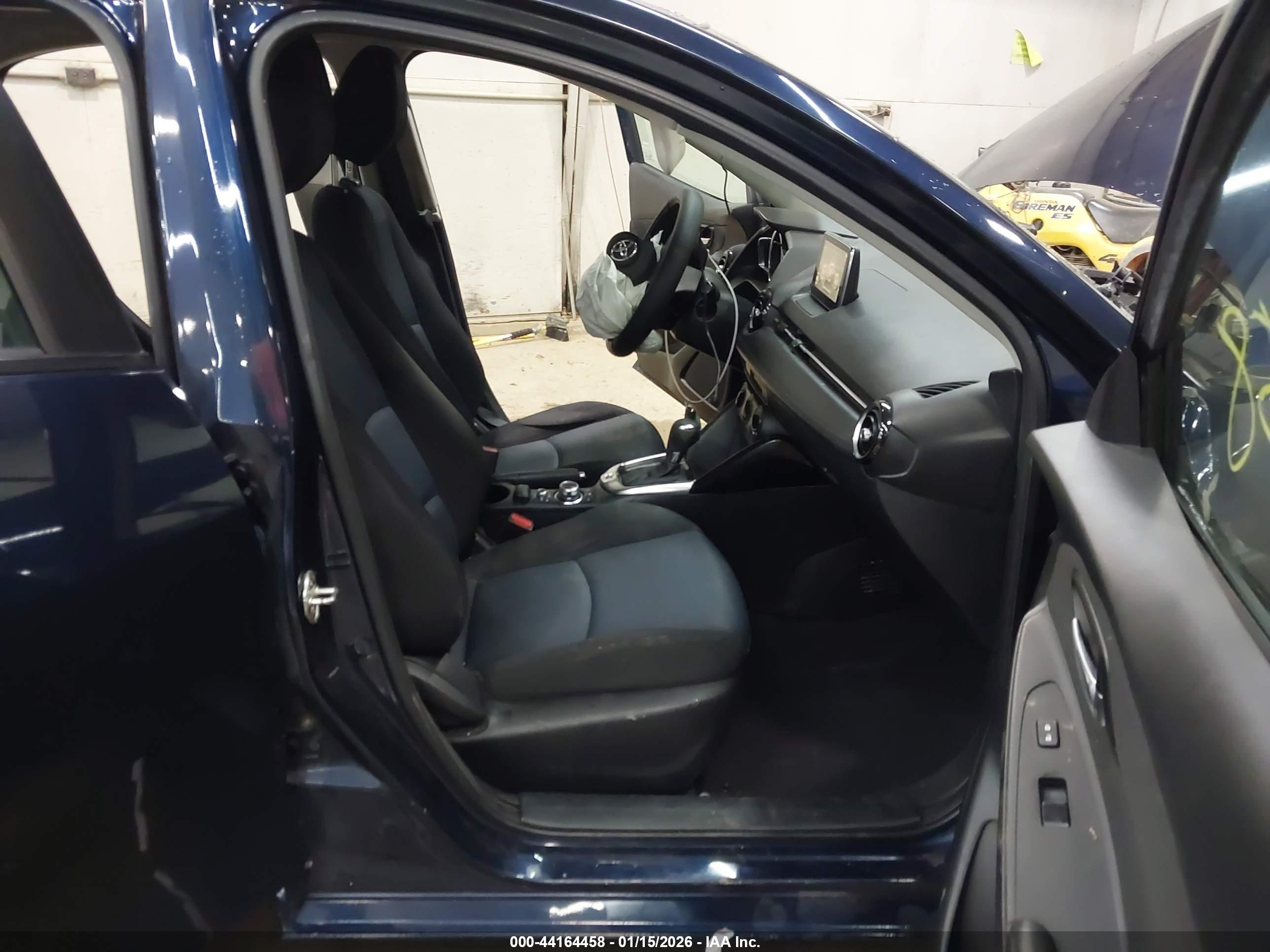 TOYOTA YARIS image 5