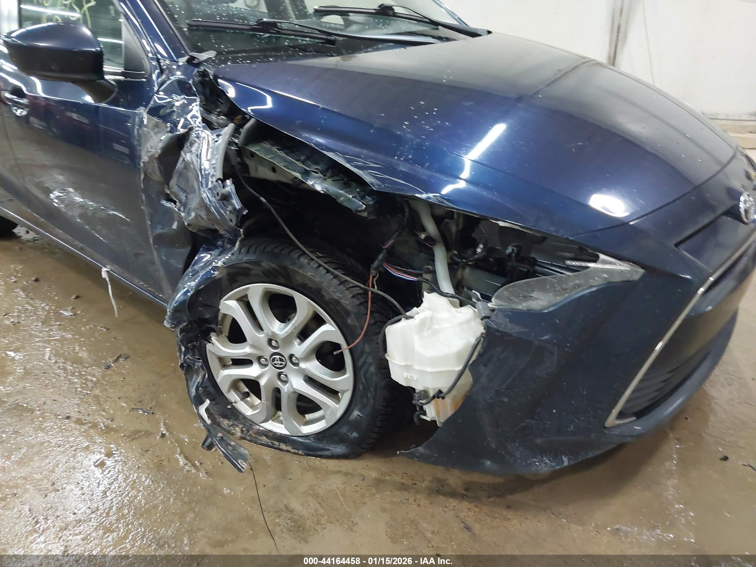 TOYOTA YARIS image 6