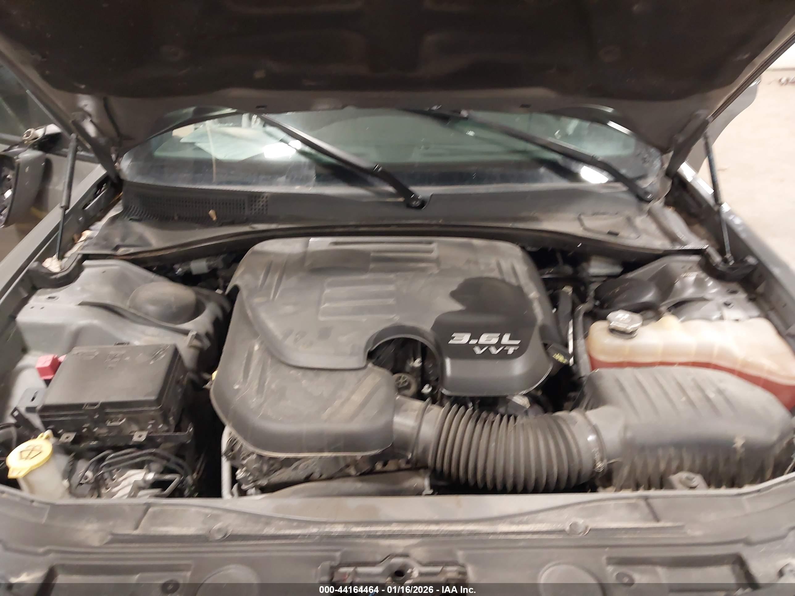 CHRYSLER 300 image 10