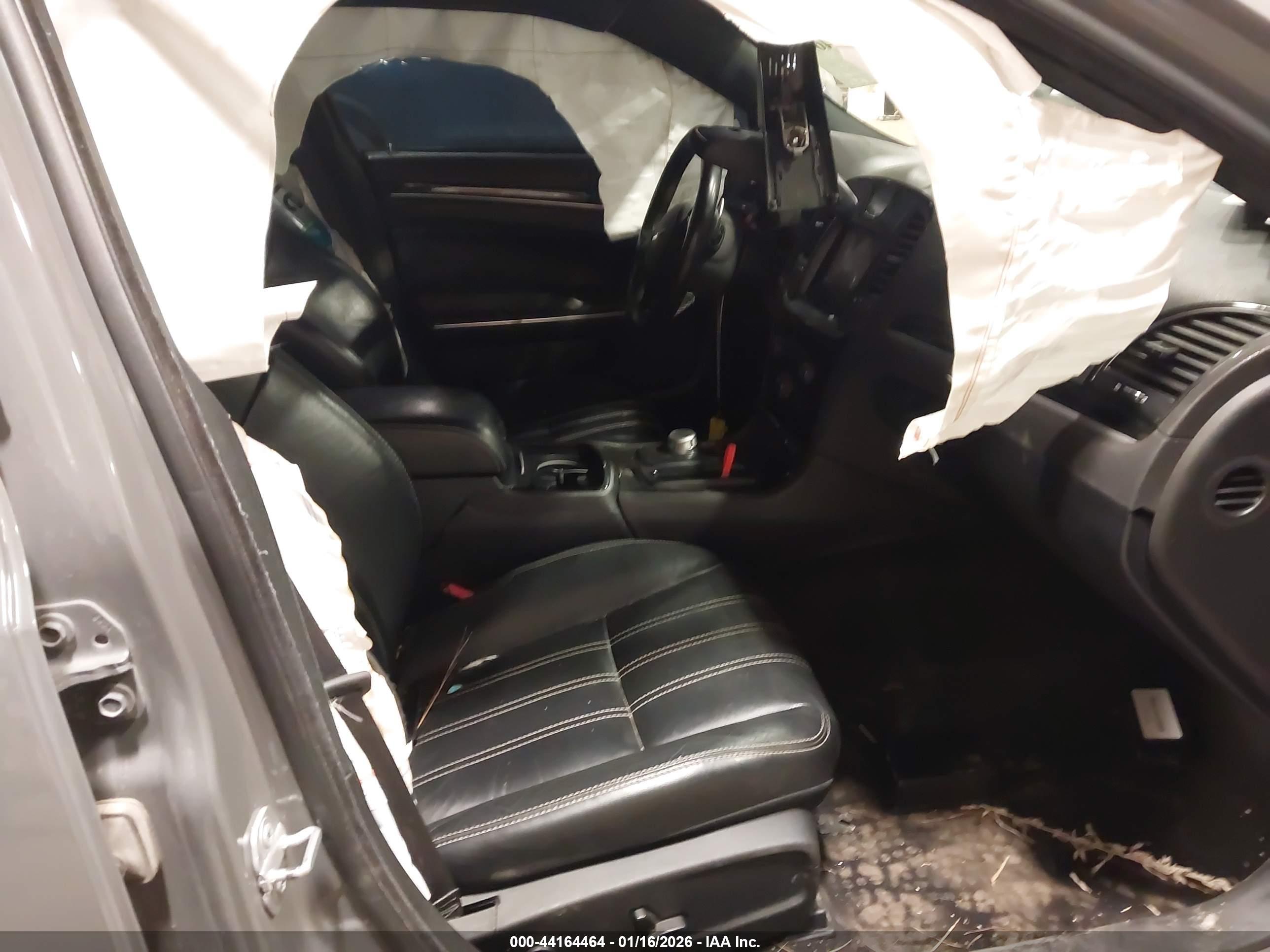 CHRYSLER 300 image 5