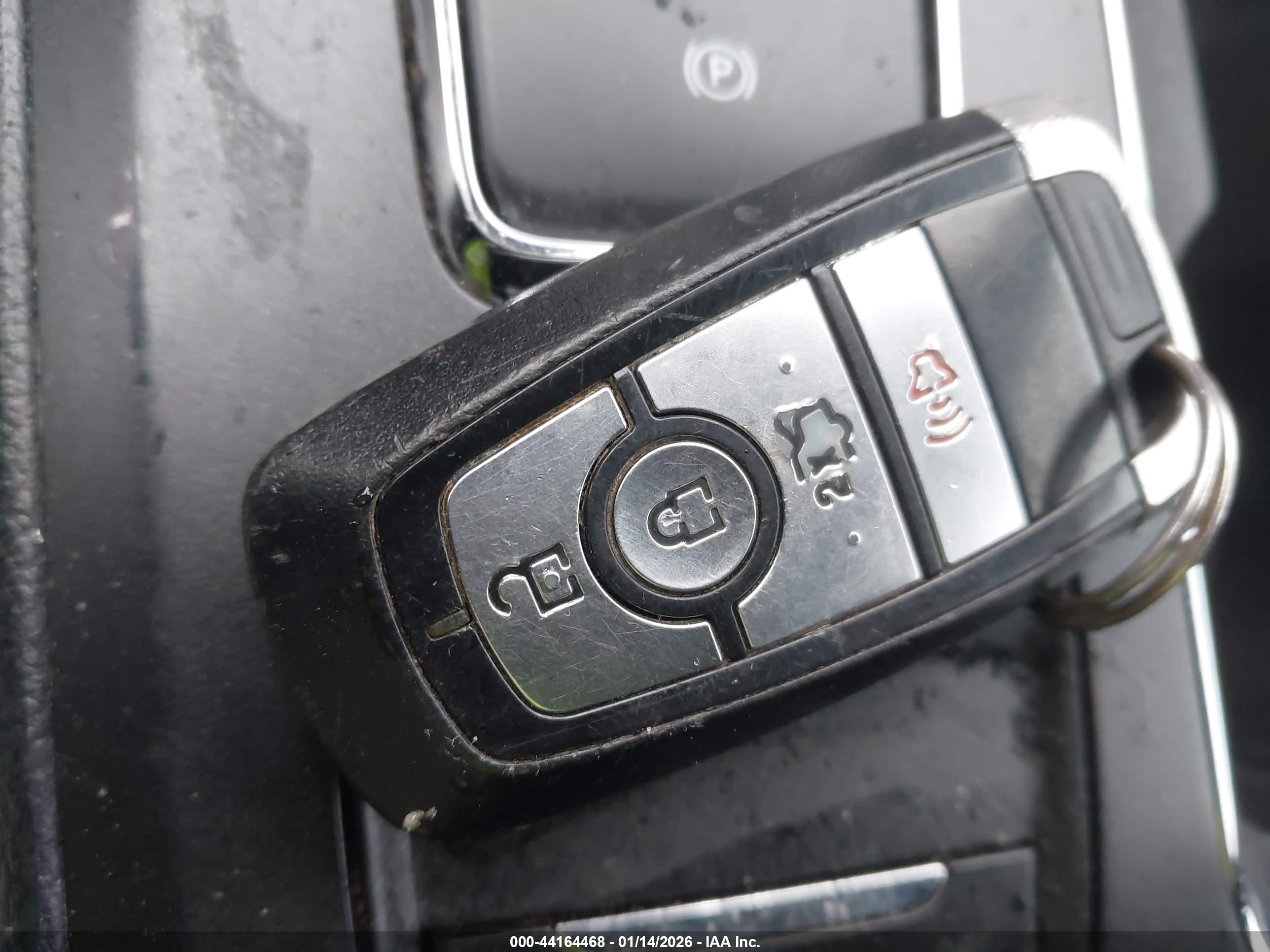 FORD FUSION image 11