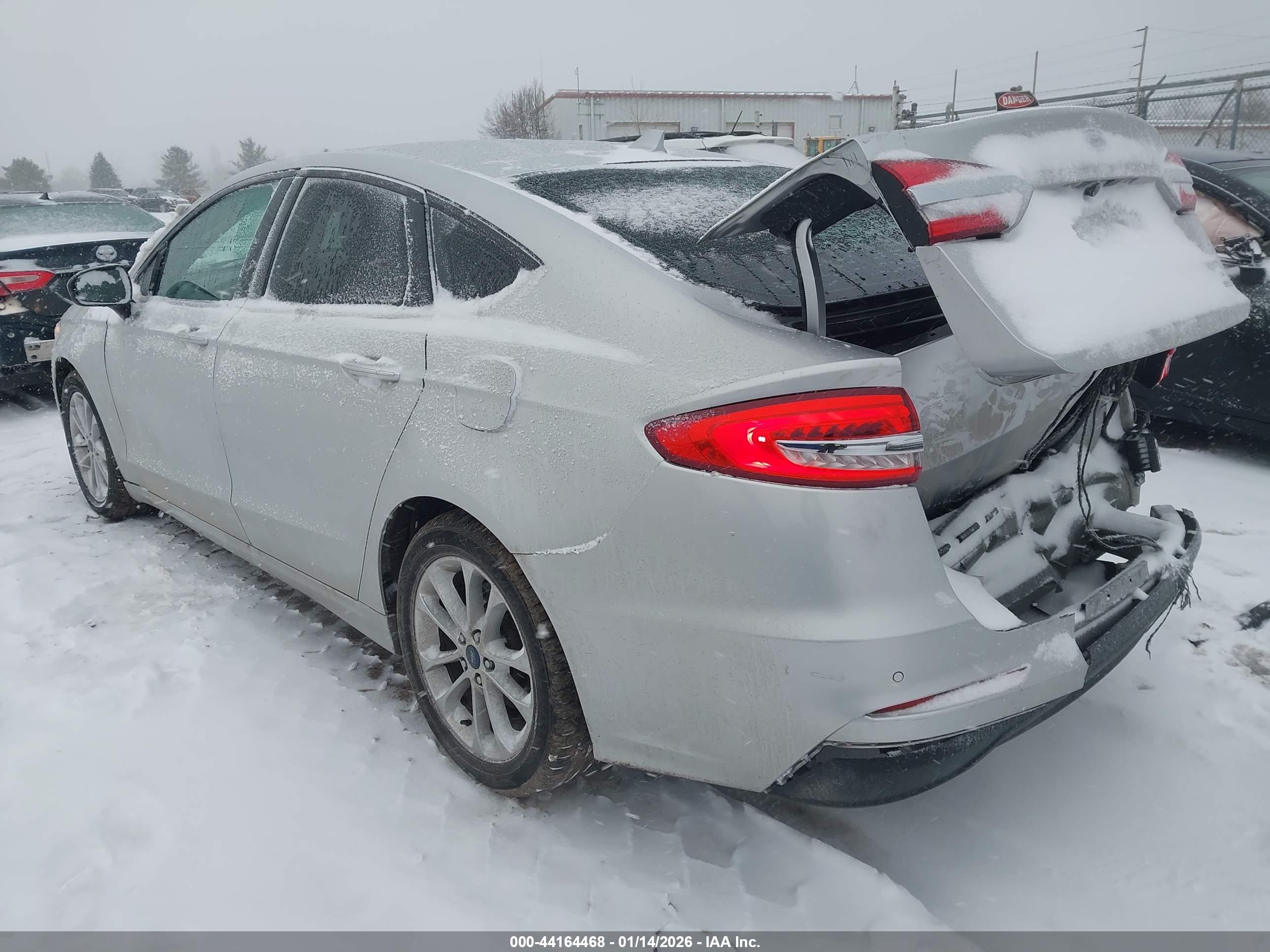FORD FUSION image 3