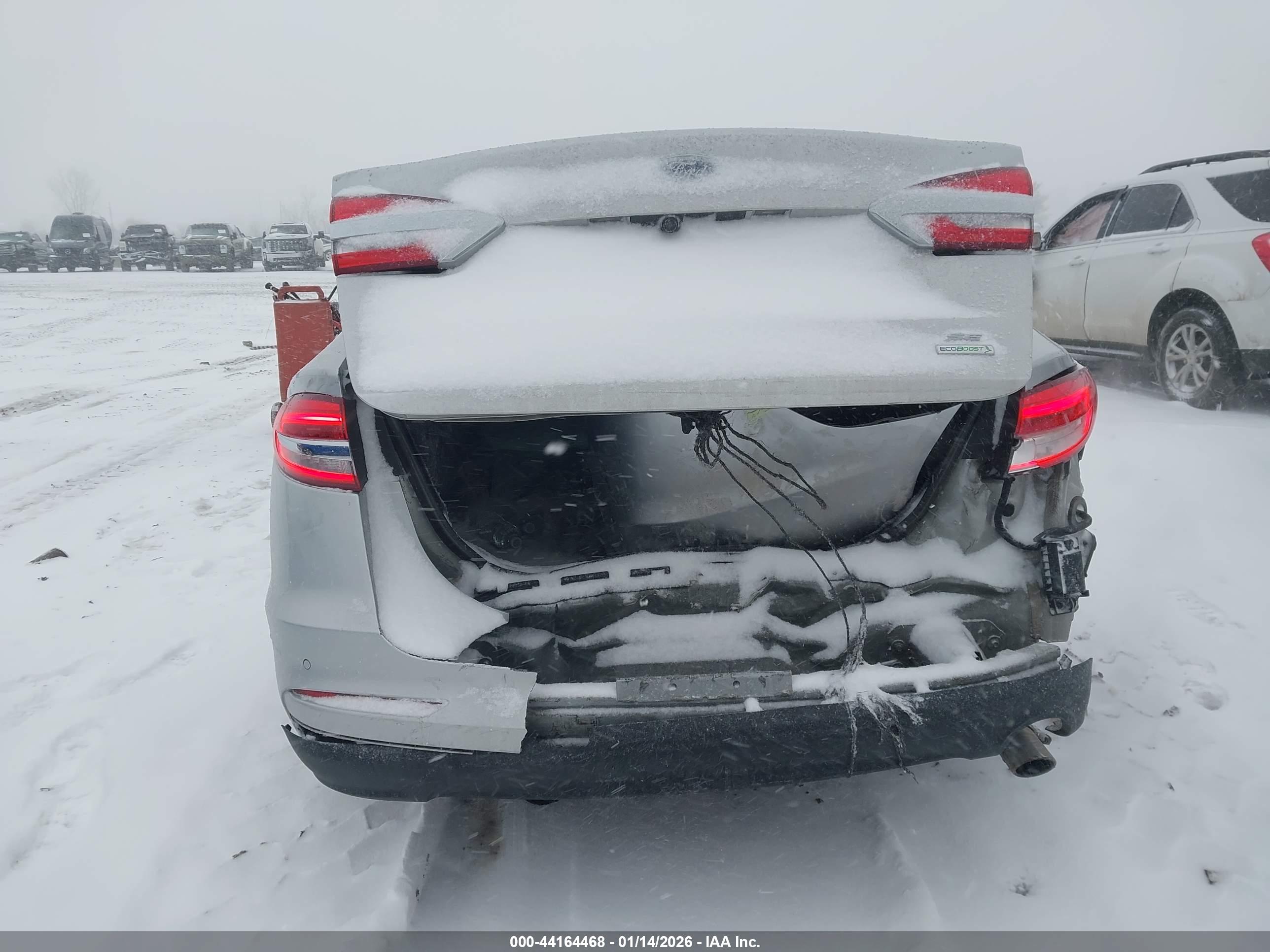 FORD FUSION image 6