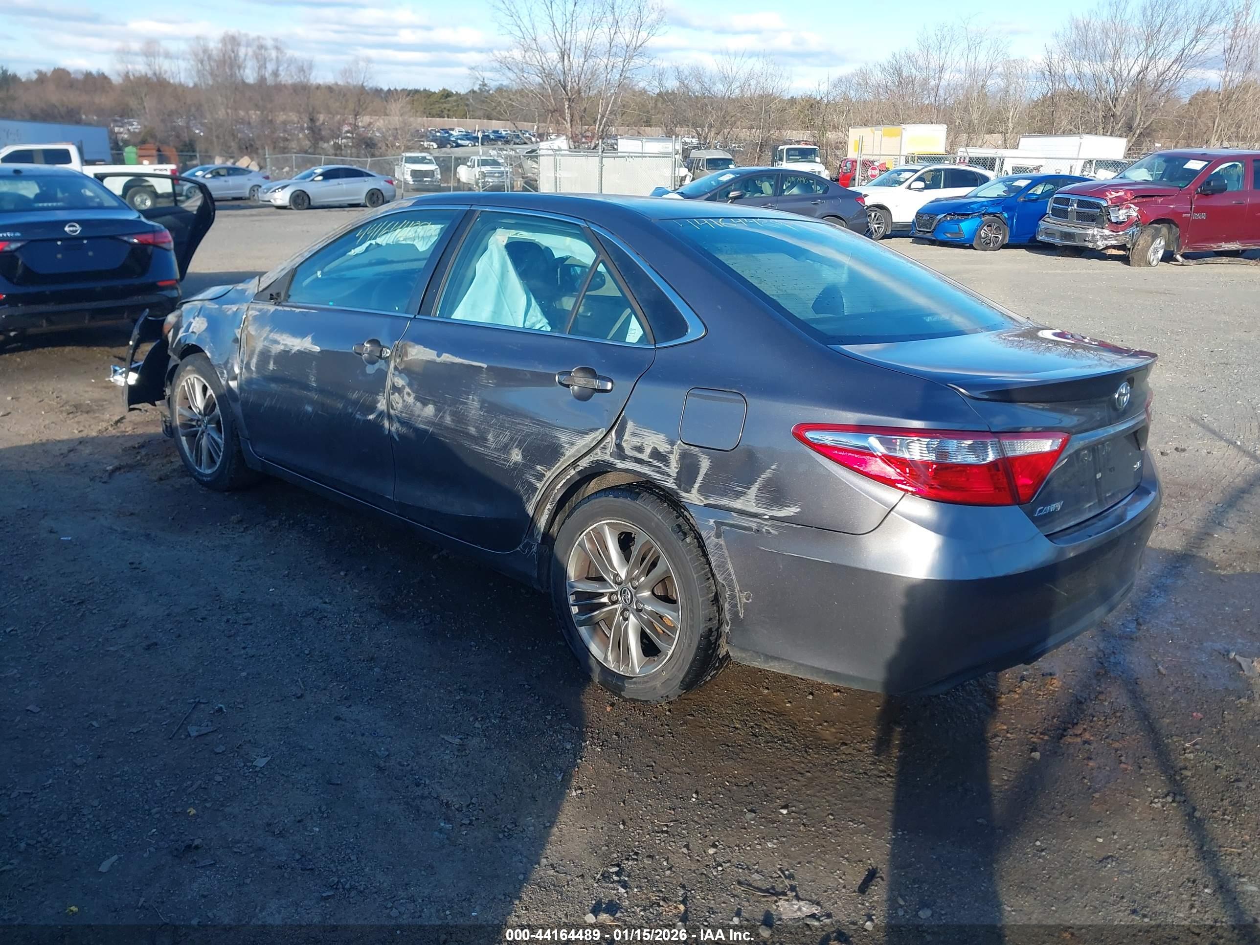 TOYOTA CAMRY image 3