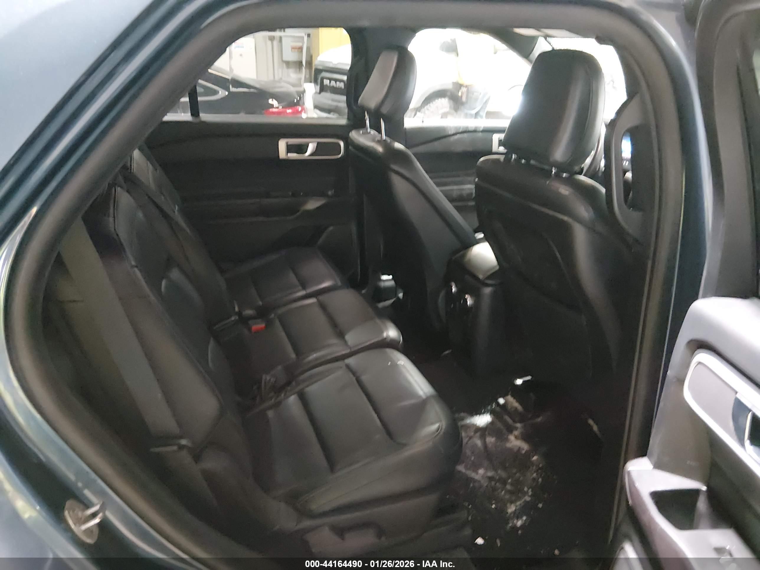 FORD EXPLORER image 8