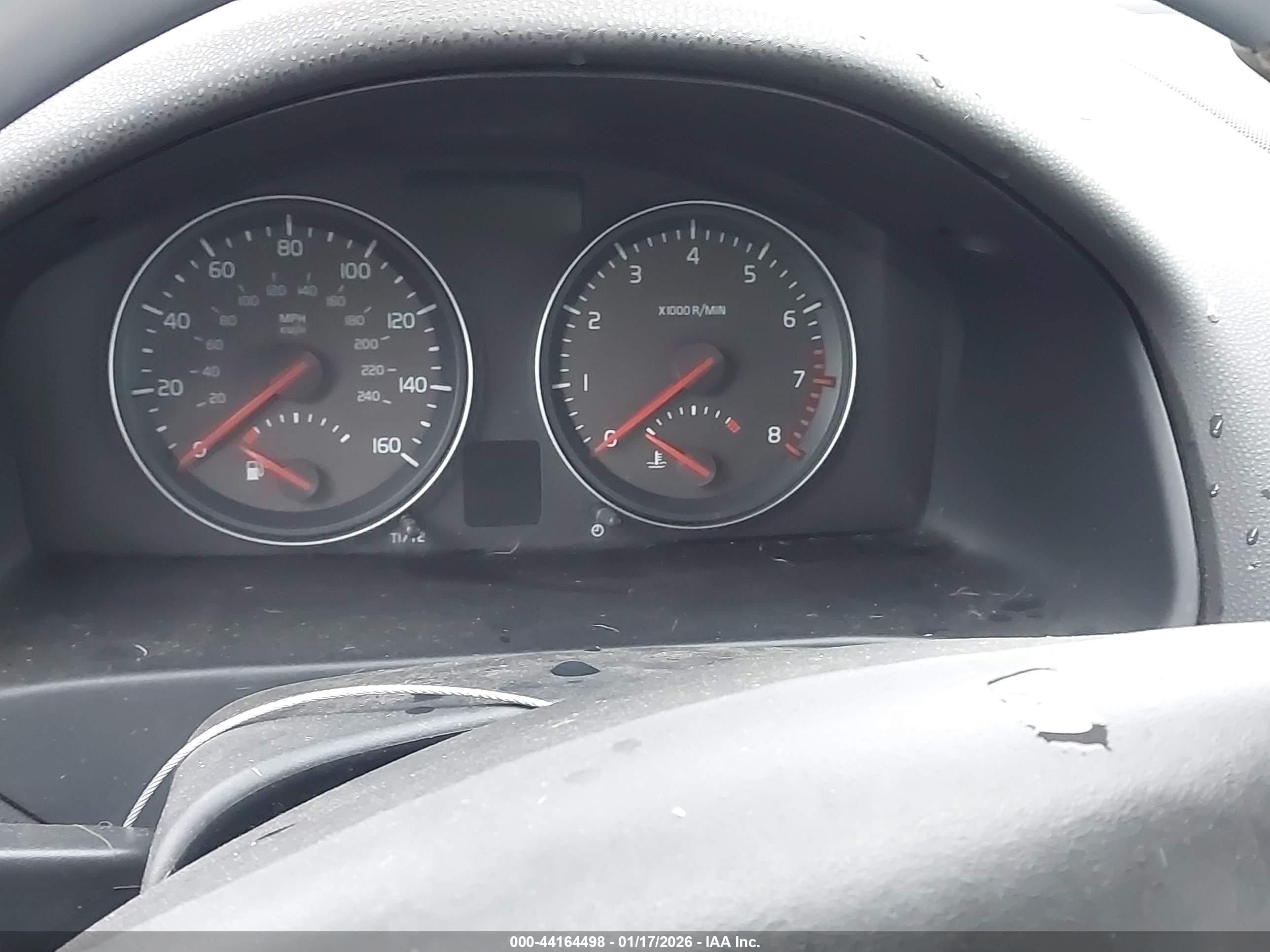 VOLVO C70 image 7