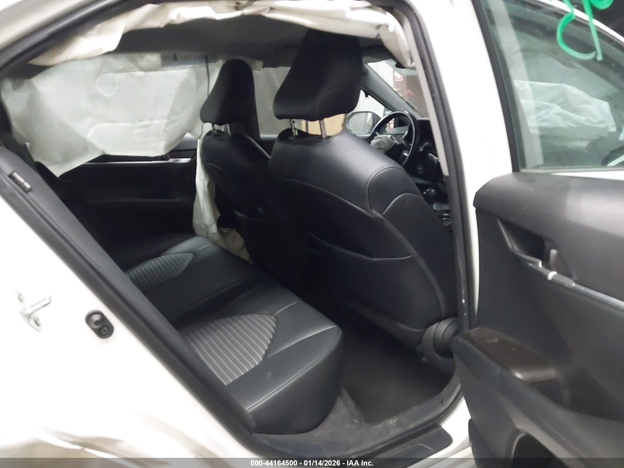 TOYOTA CAMRY image 8