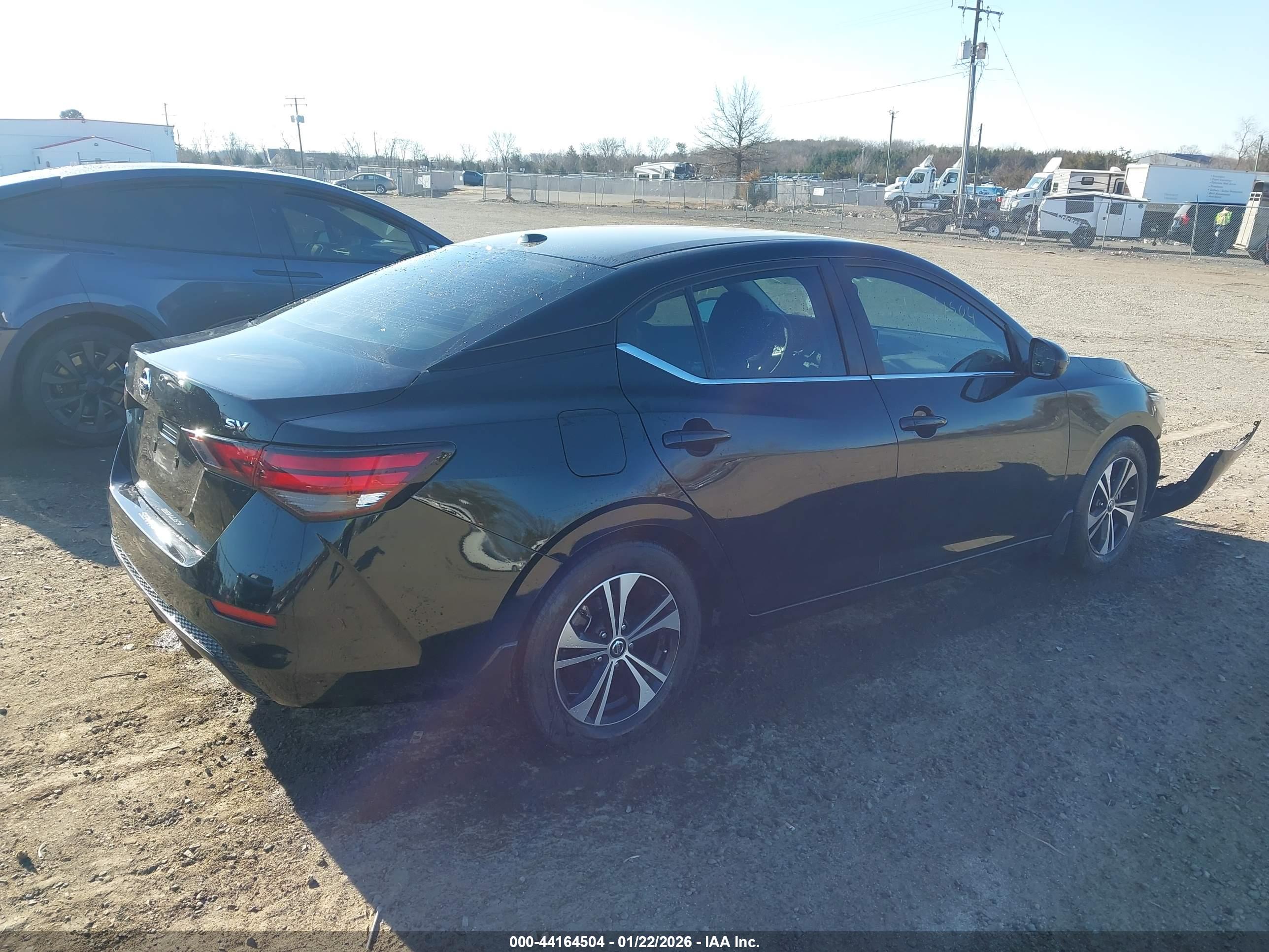 NISSAN SENTRA image 4