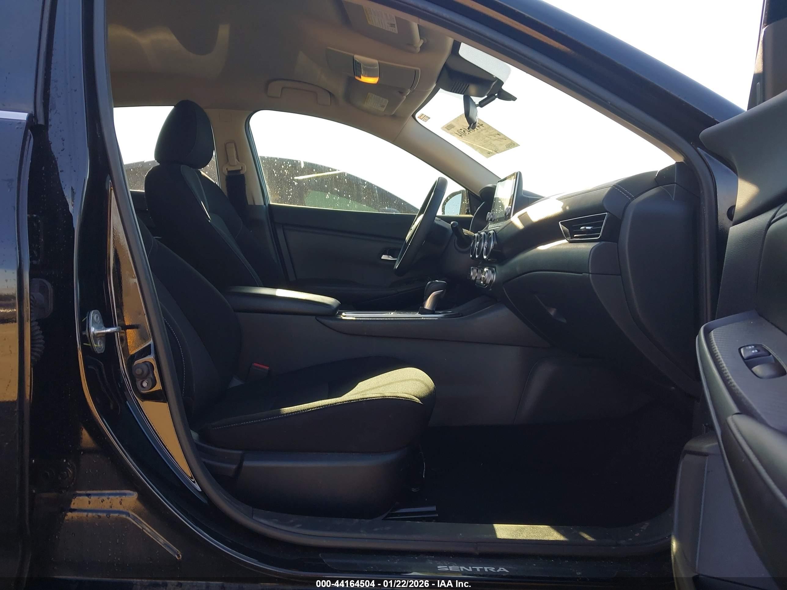 NISSAN SENTRA image 5