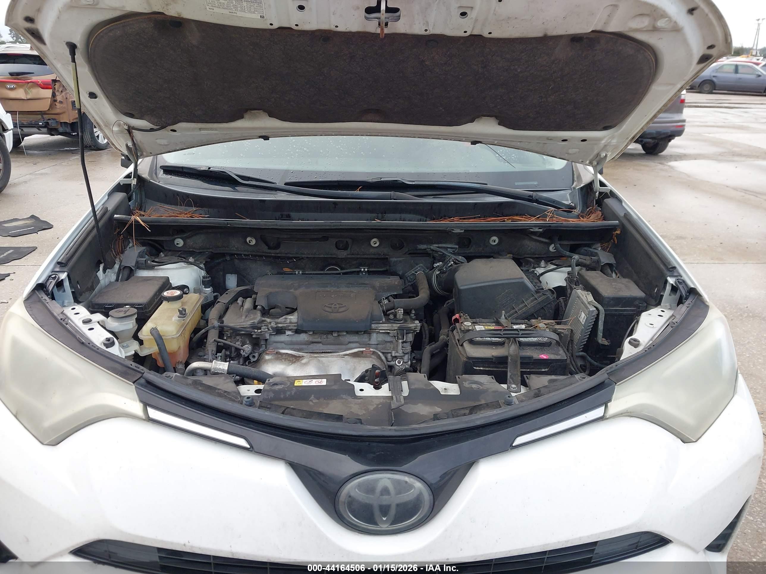 TOYOTA RAV4 image 10