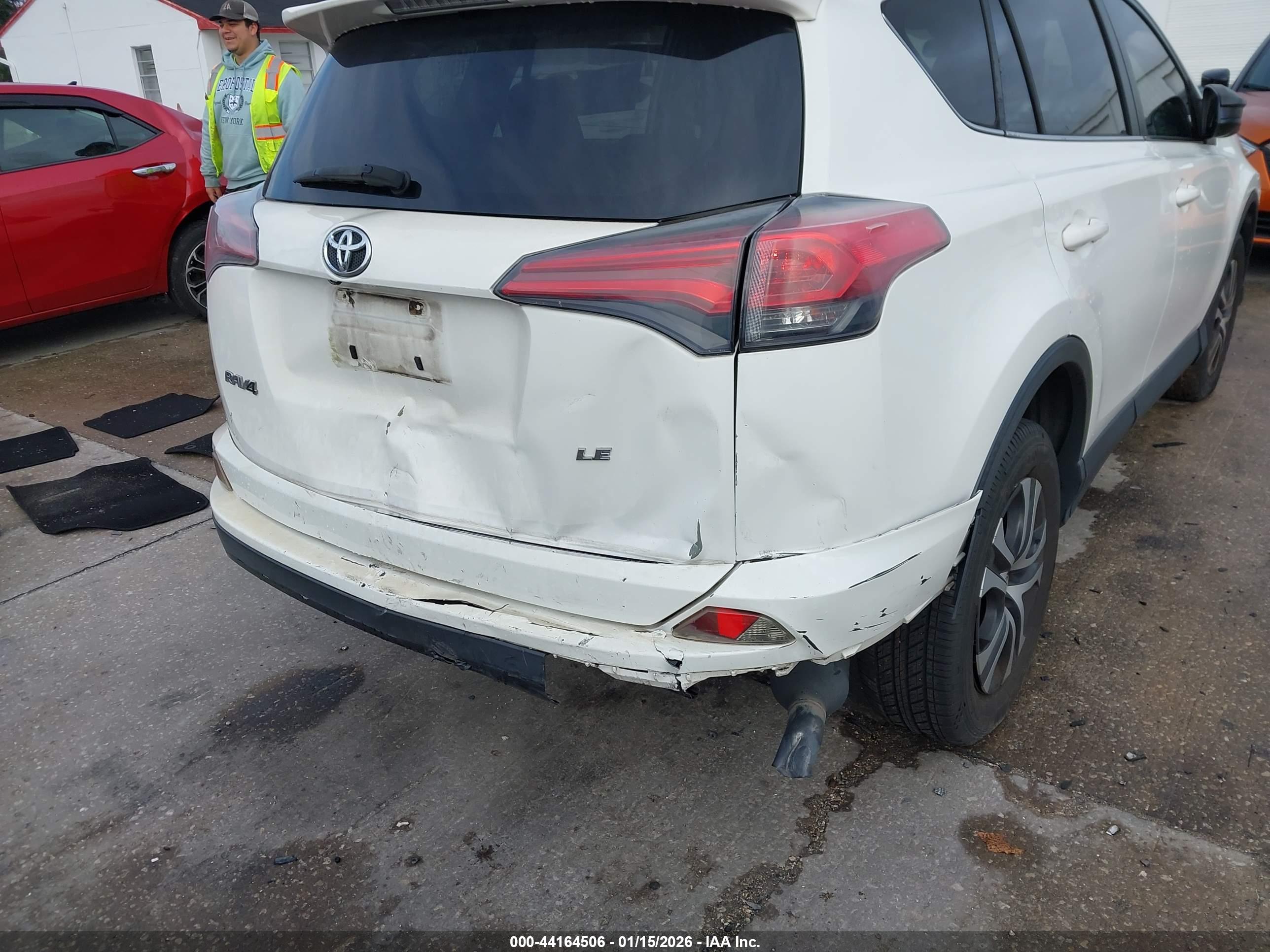 TOYOTA RAV4 image 6