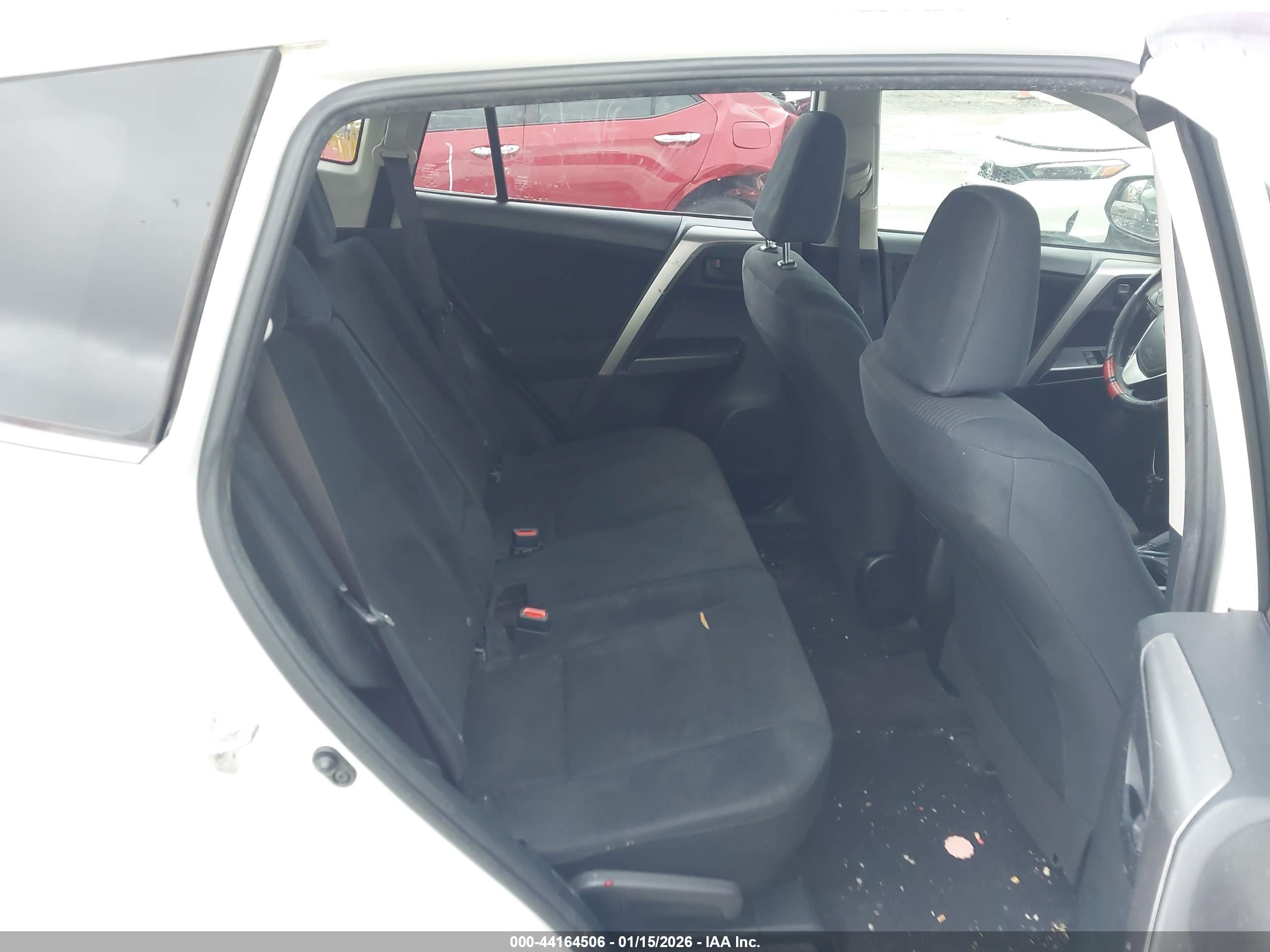 TOYOTA RAV4 image 8