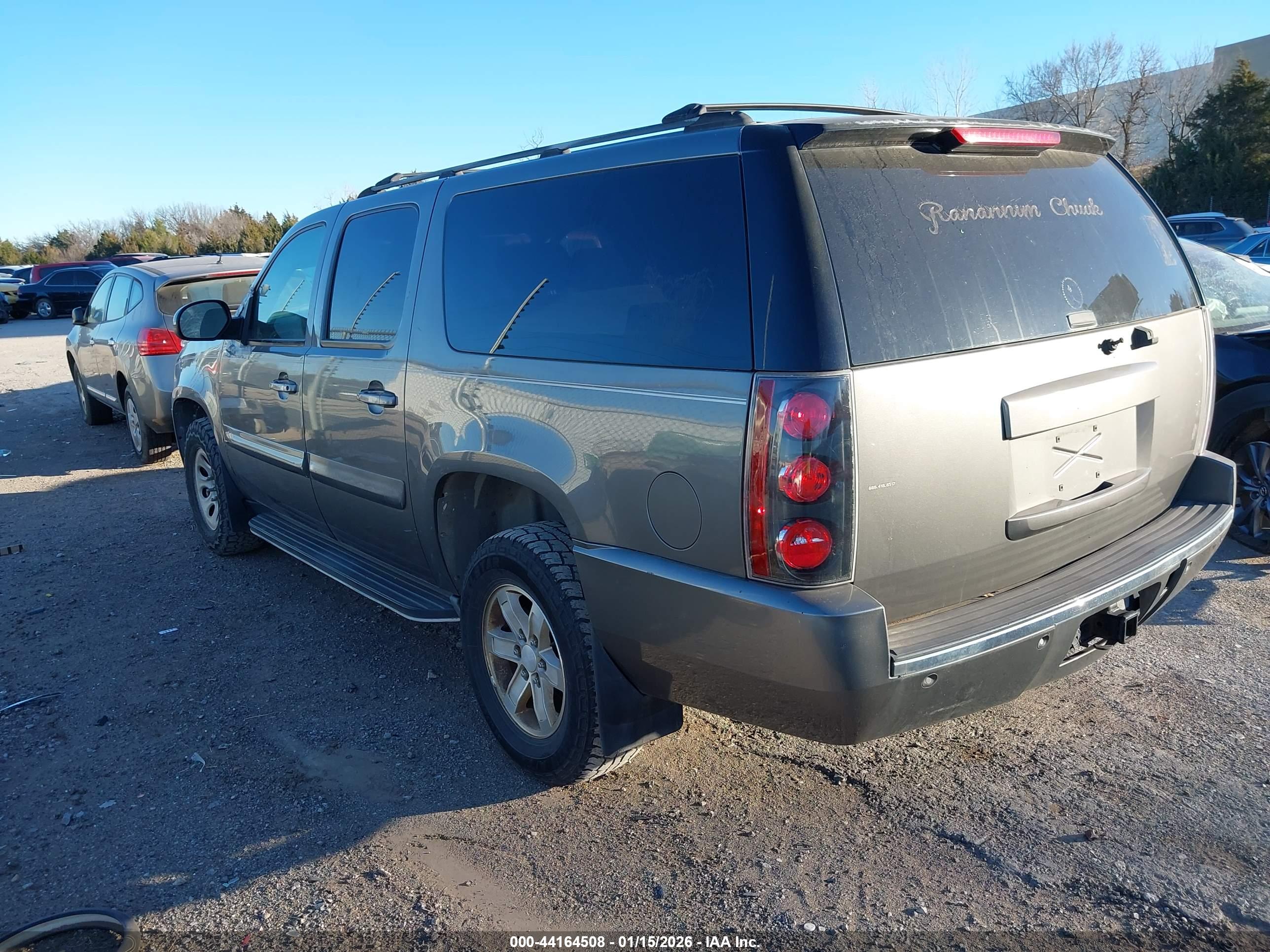 GMC YUKON image 3
