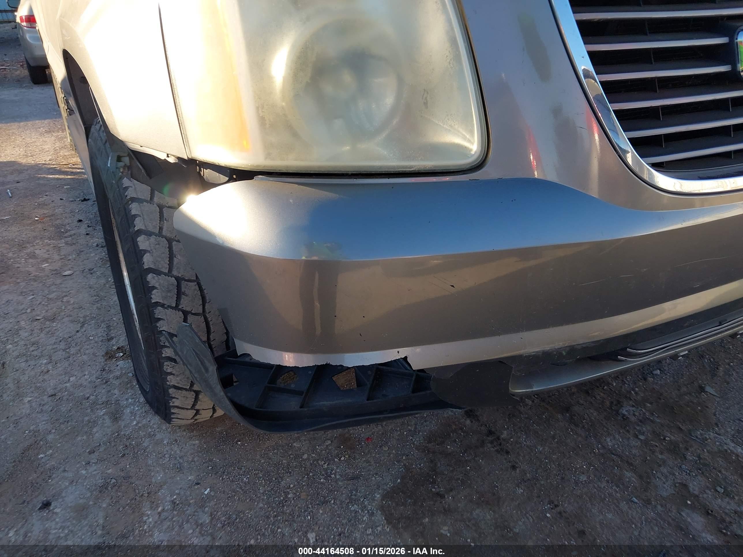 GMC YUKON image 6