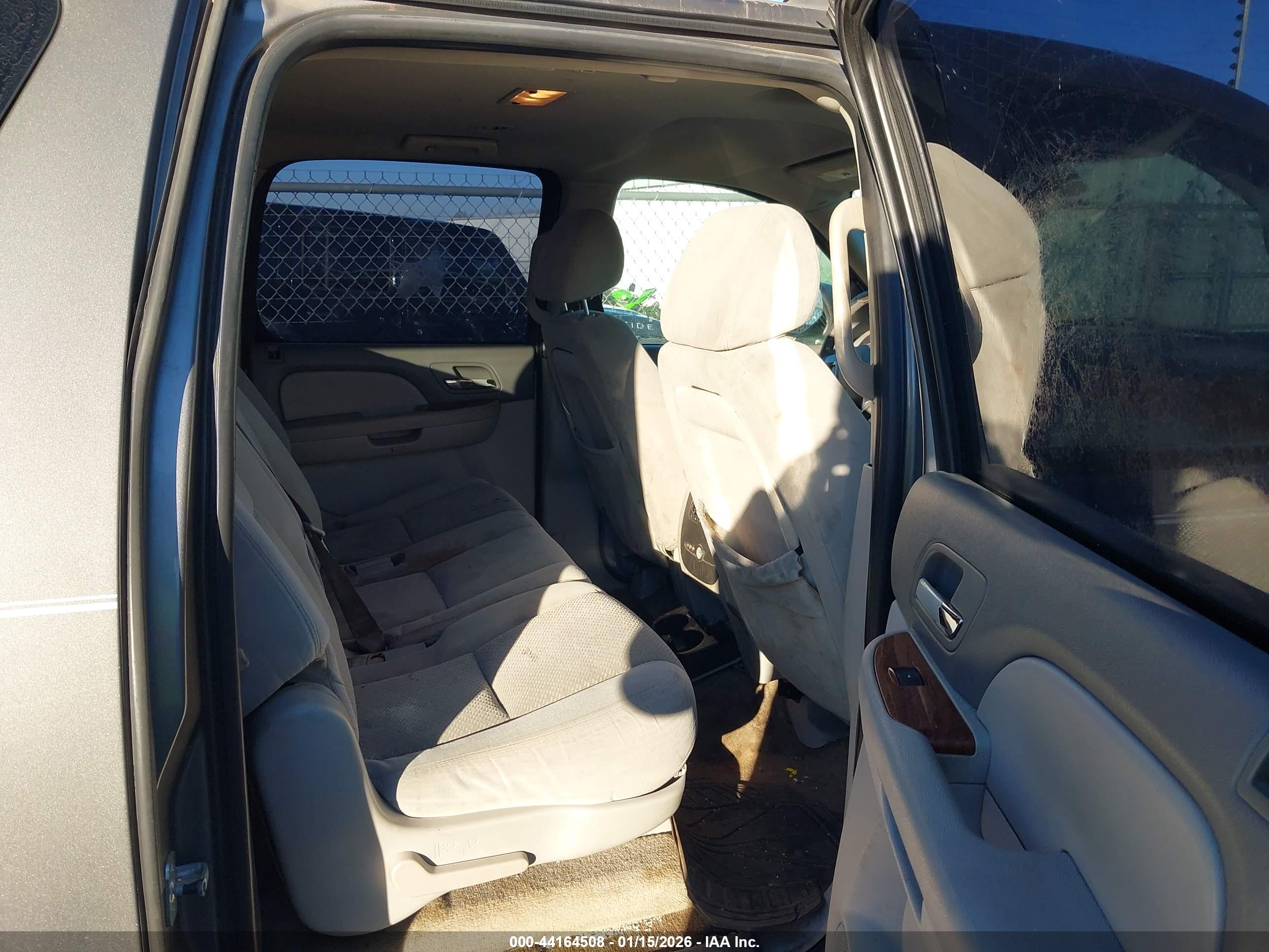 GMC YUKON image 8