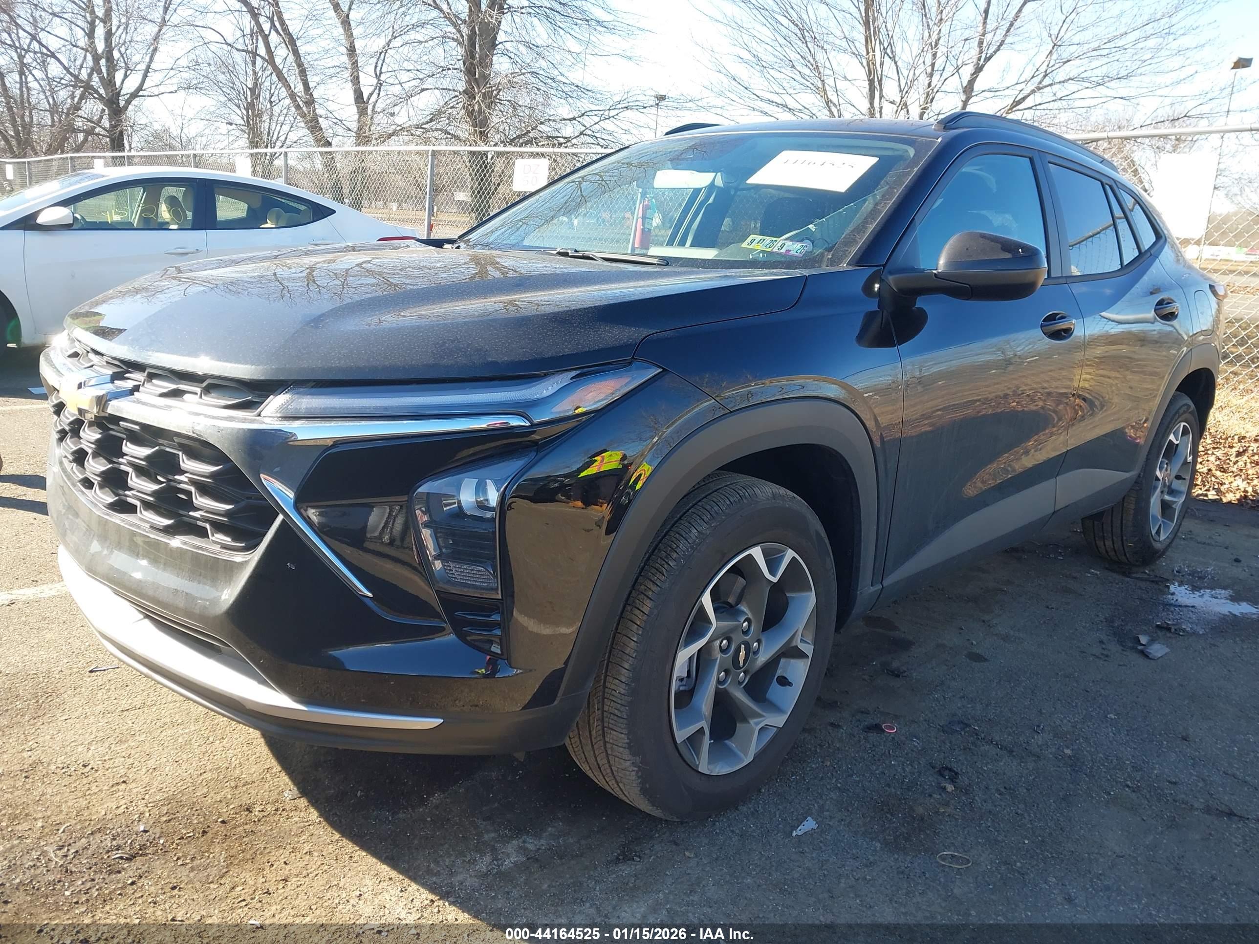 CHEVROLET TRAX image 2