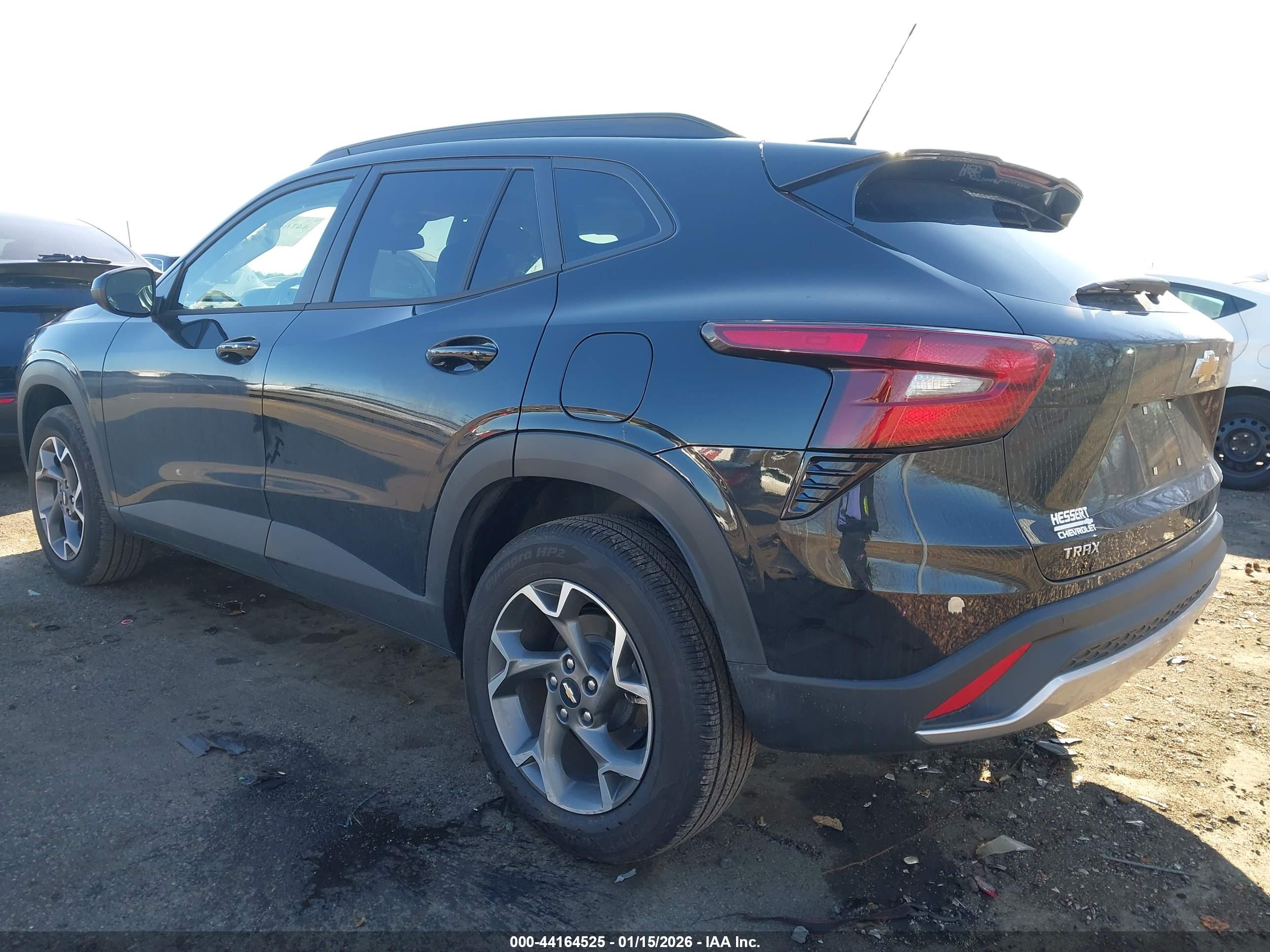 CHEVROLET TRAX image 3