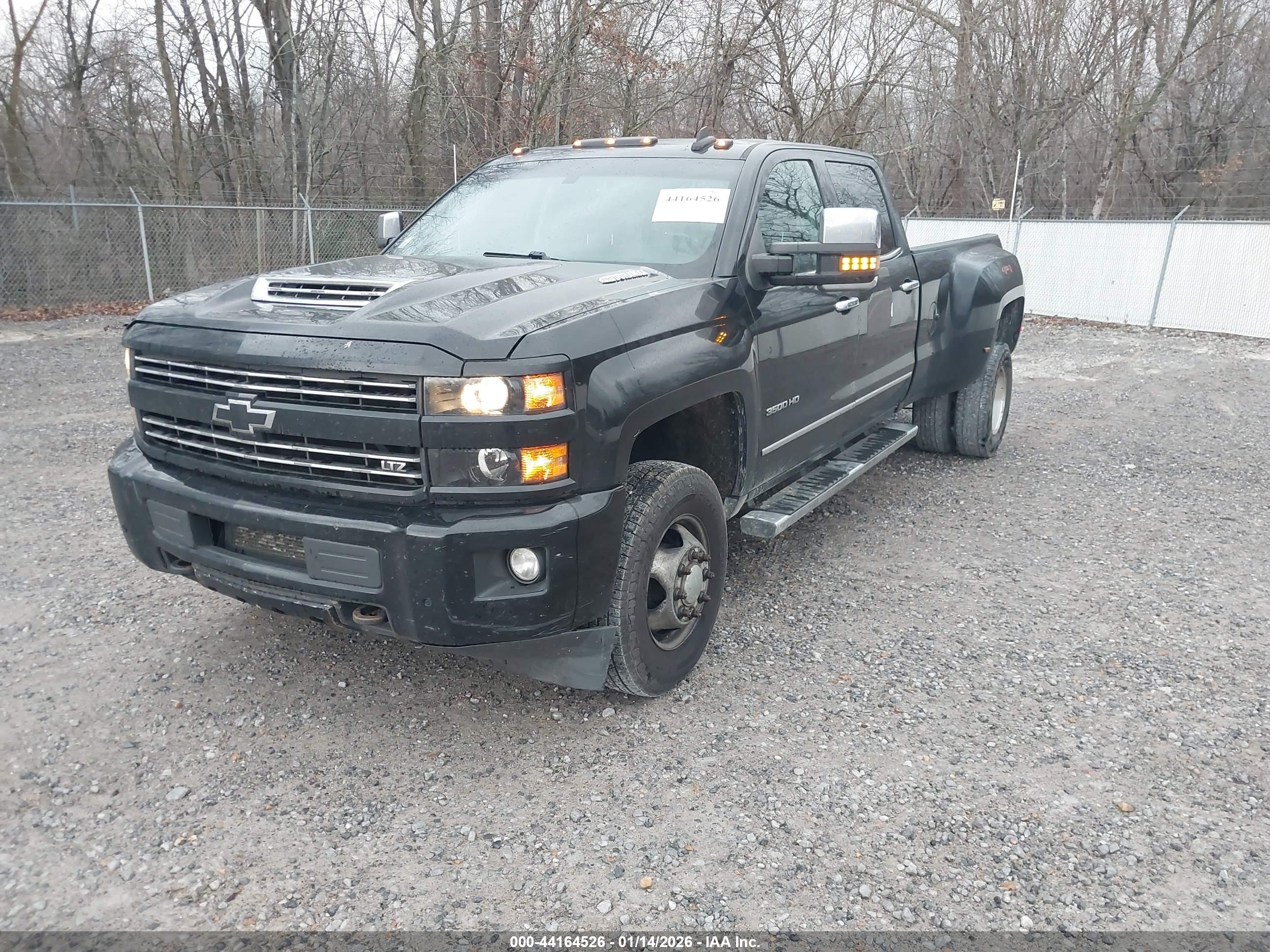 CHEVROLET SILVERADO image 2