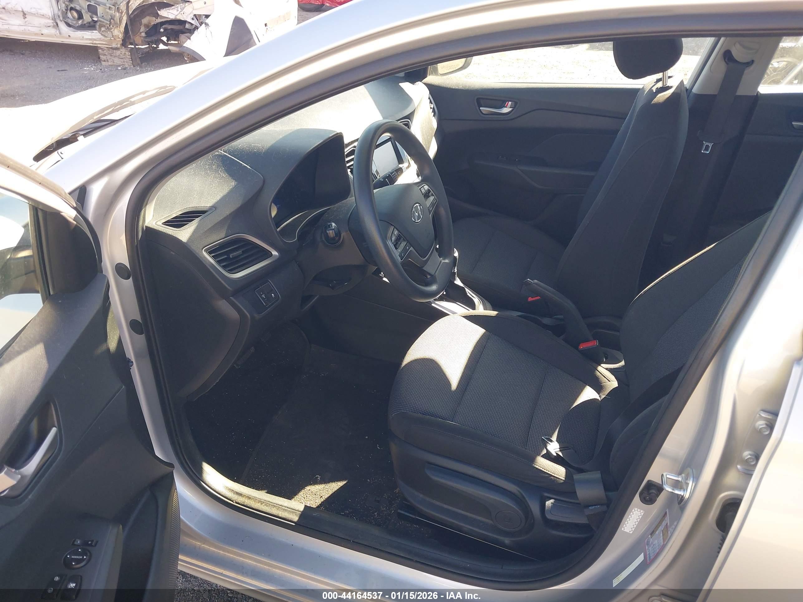 HYUNDAI ACCENT image 5