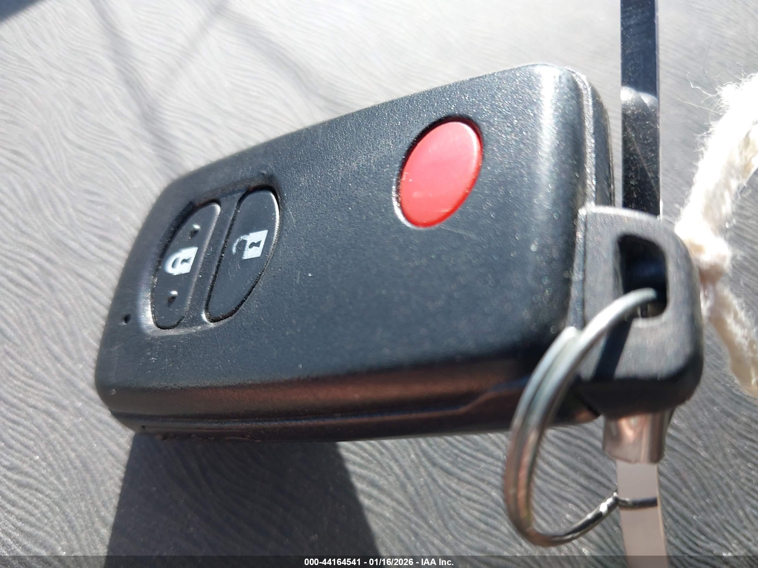 TOYOTA PRIUS image 11
