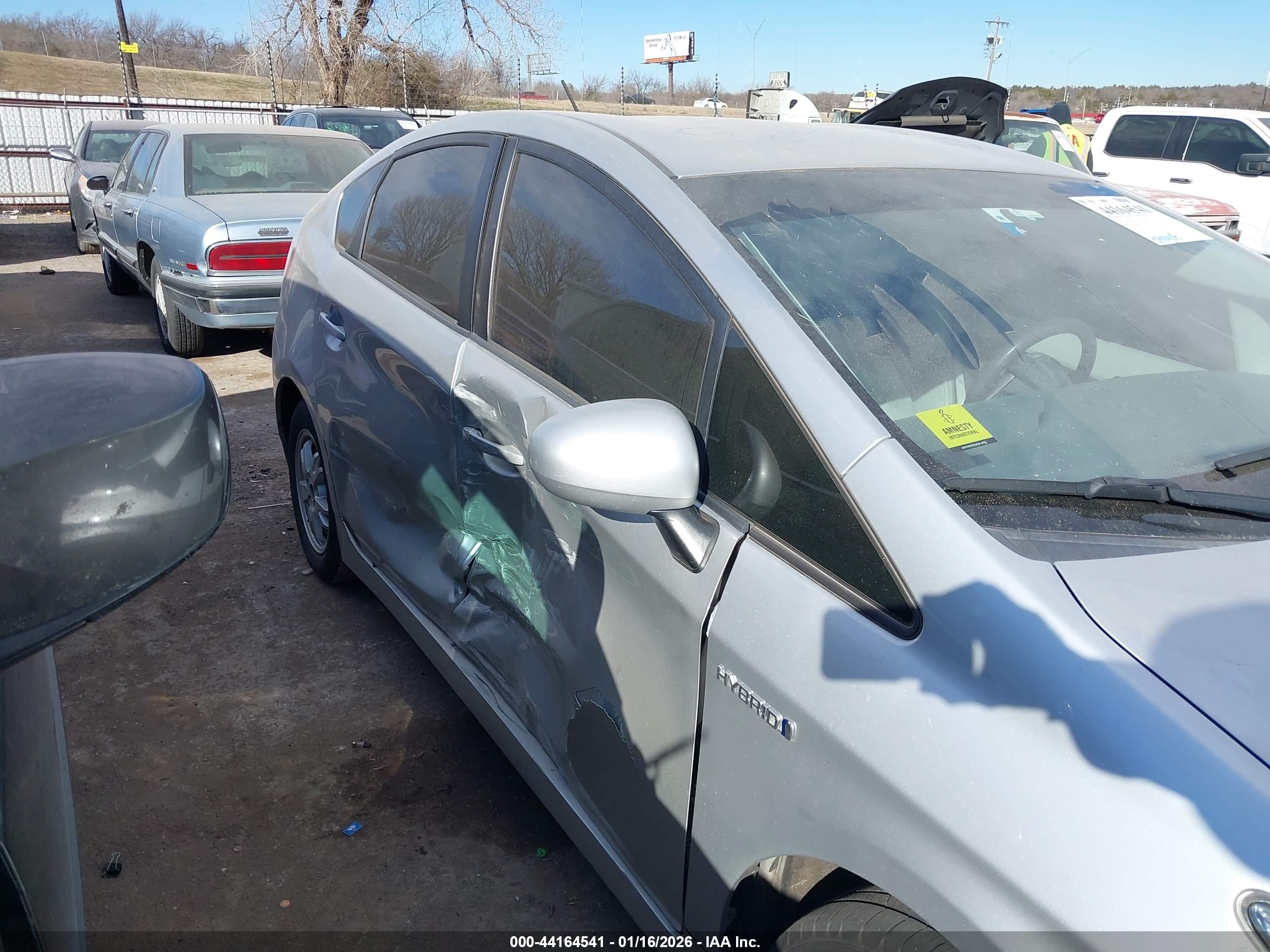 TOYOTA PRIUS image 6