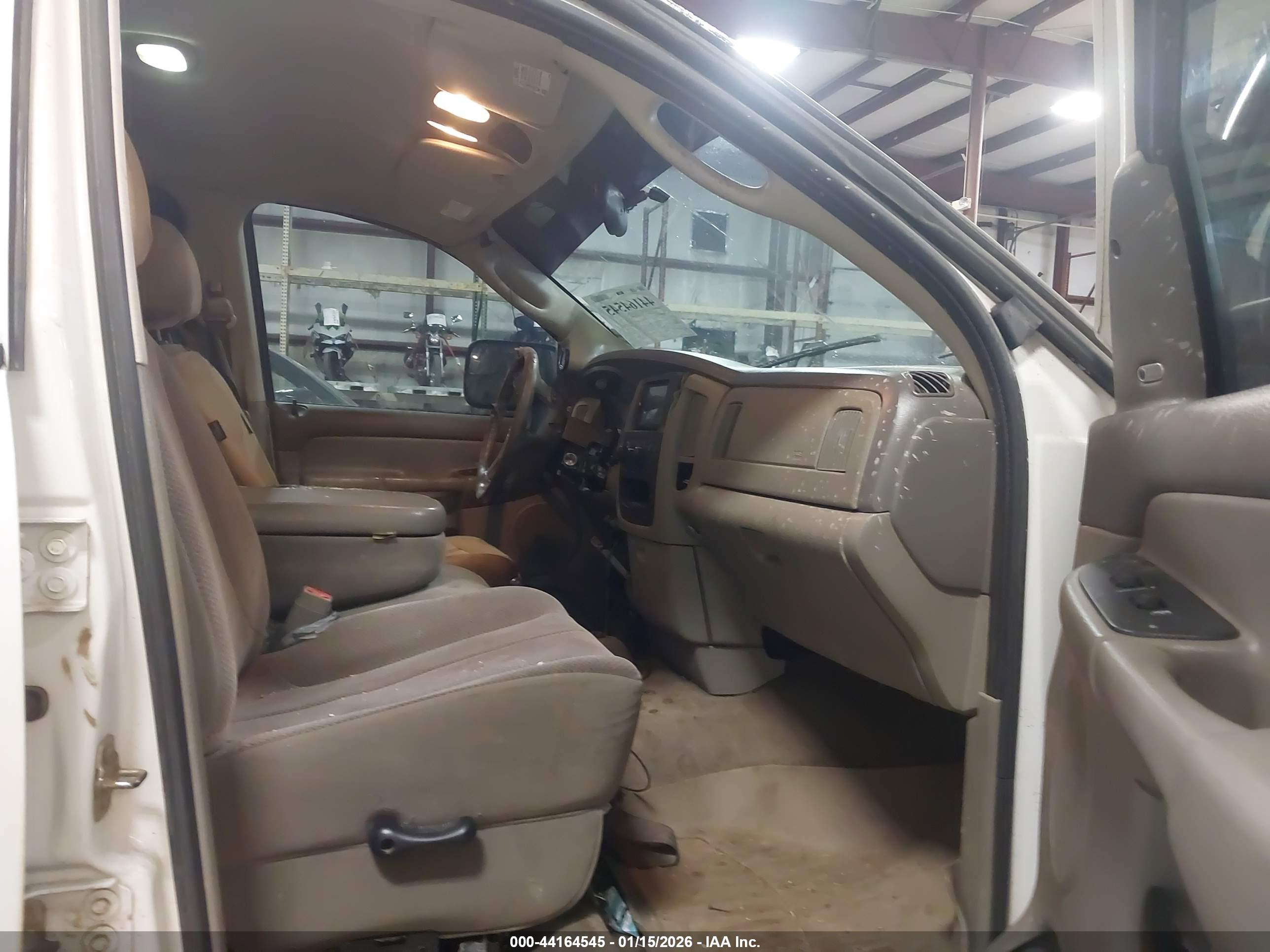 DODGE RAM image 5