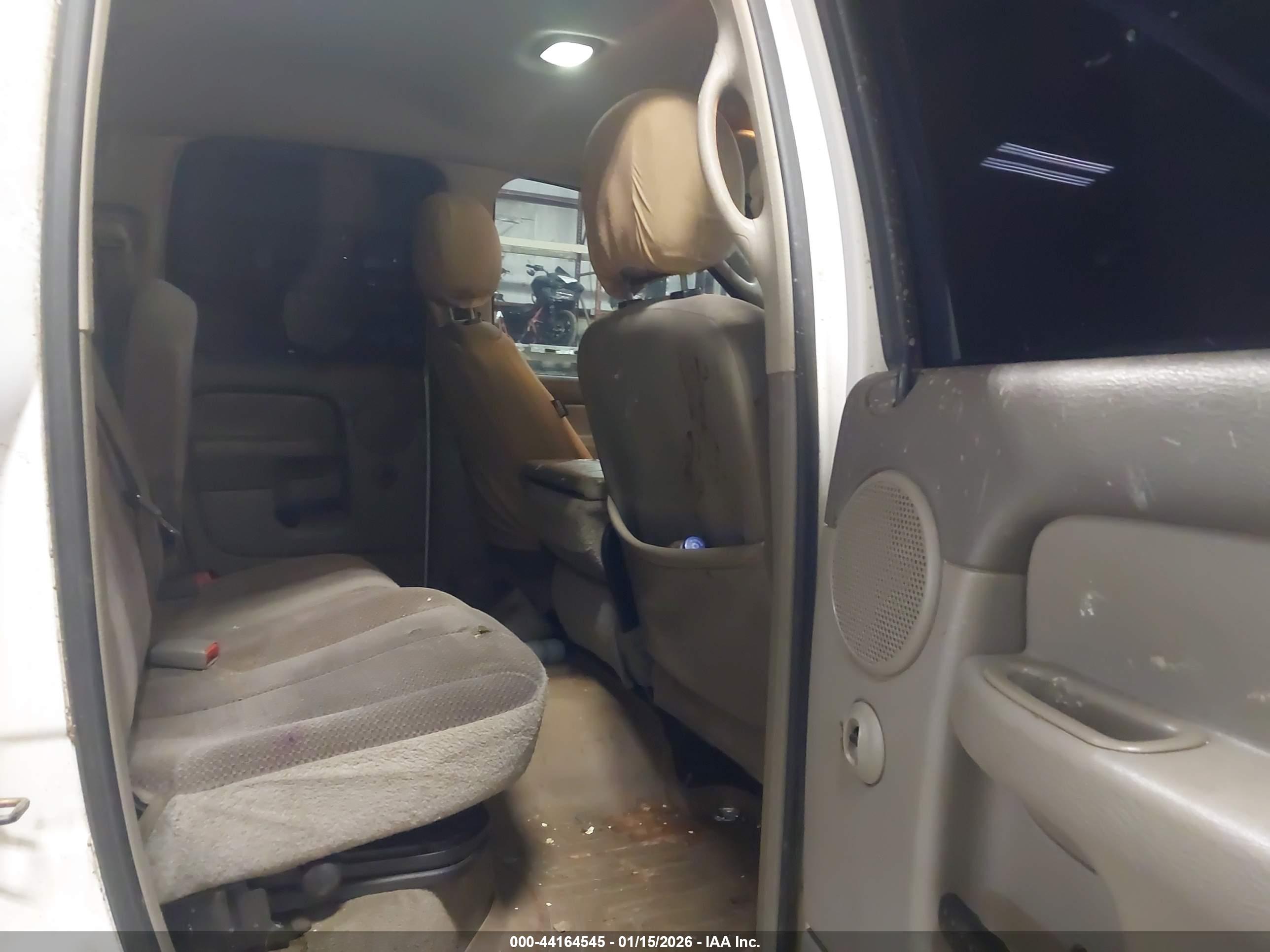 DODGE RAM image 8