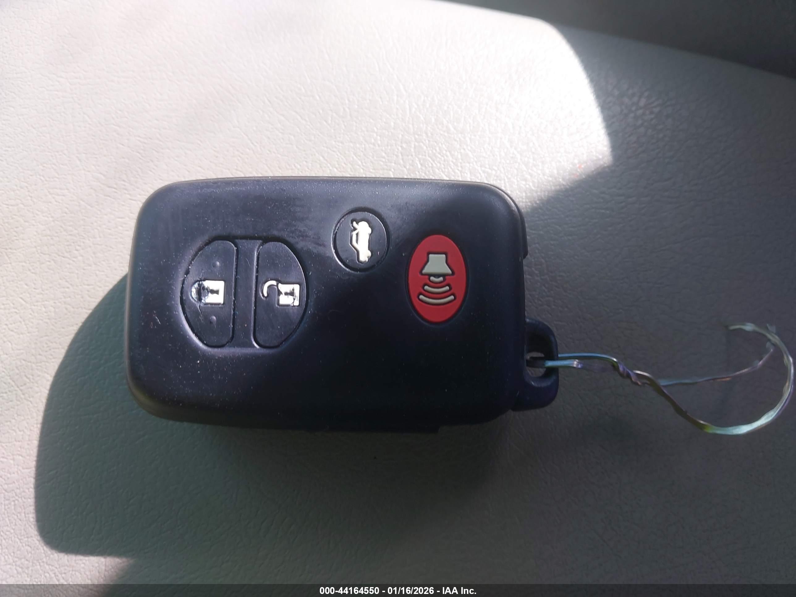 TOYOTA CAMRY image 11