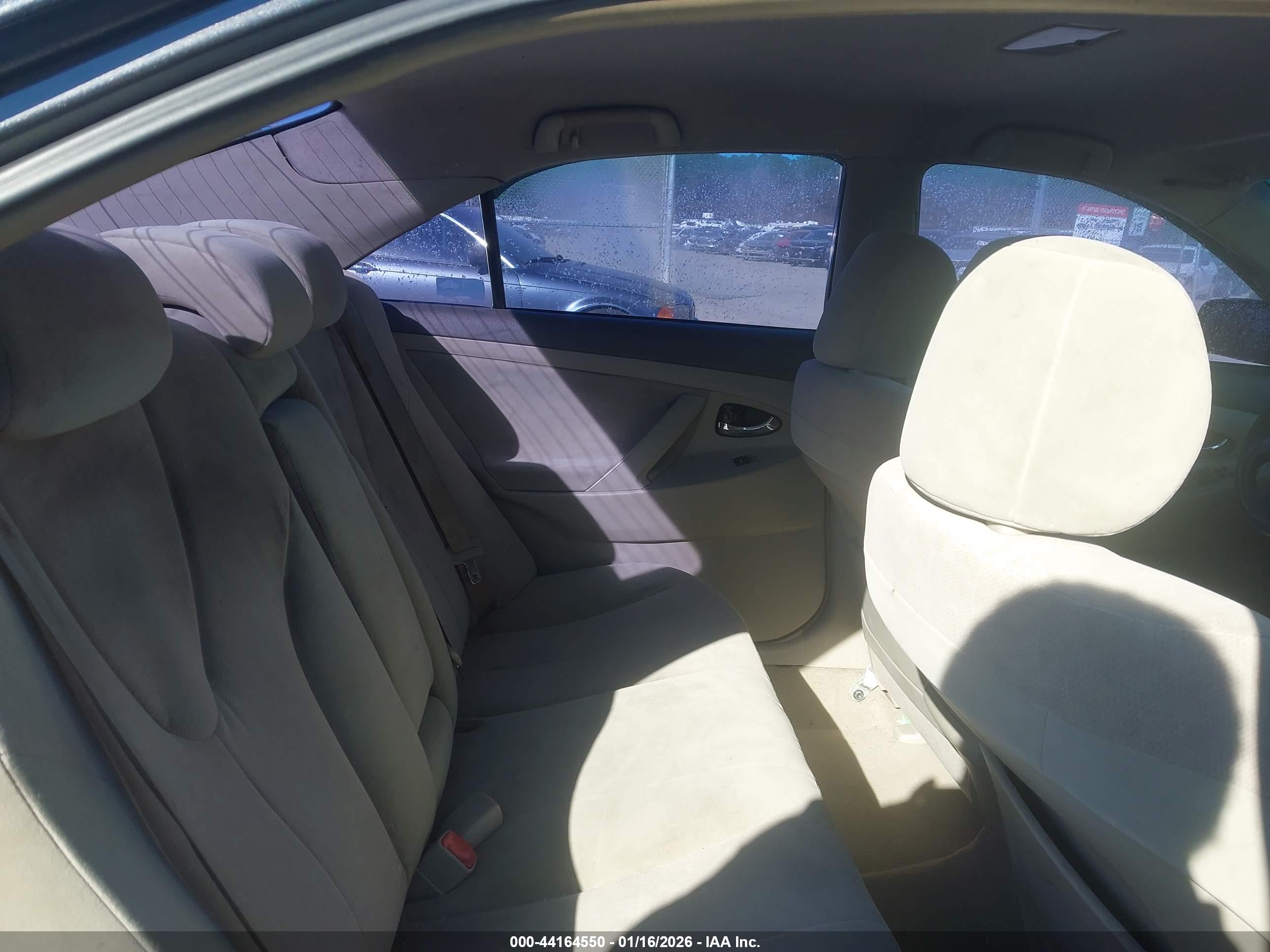 TOYOTA CAMRY image 8