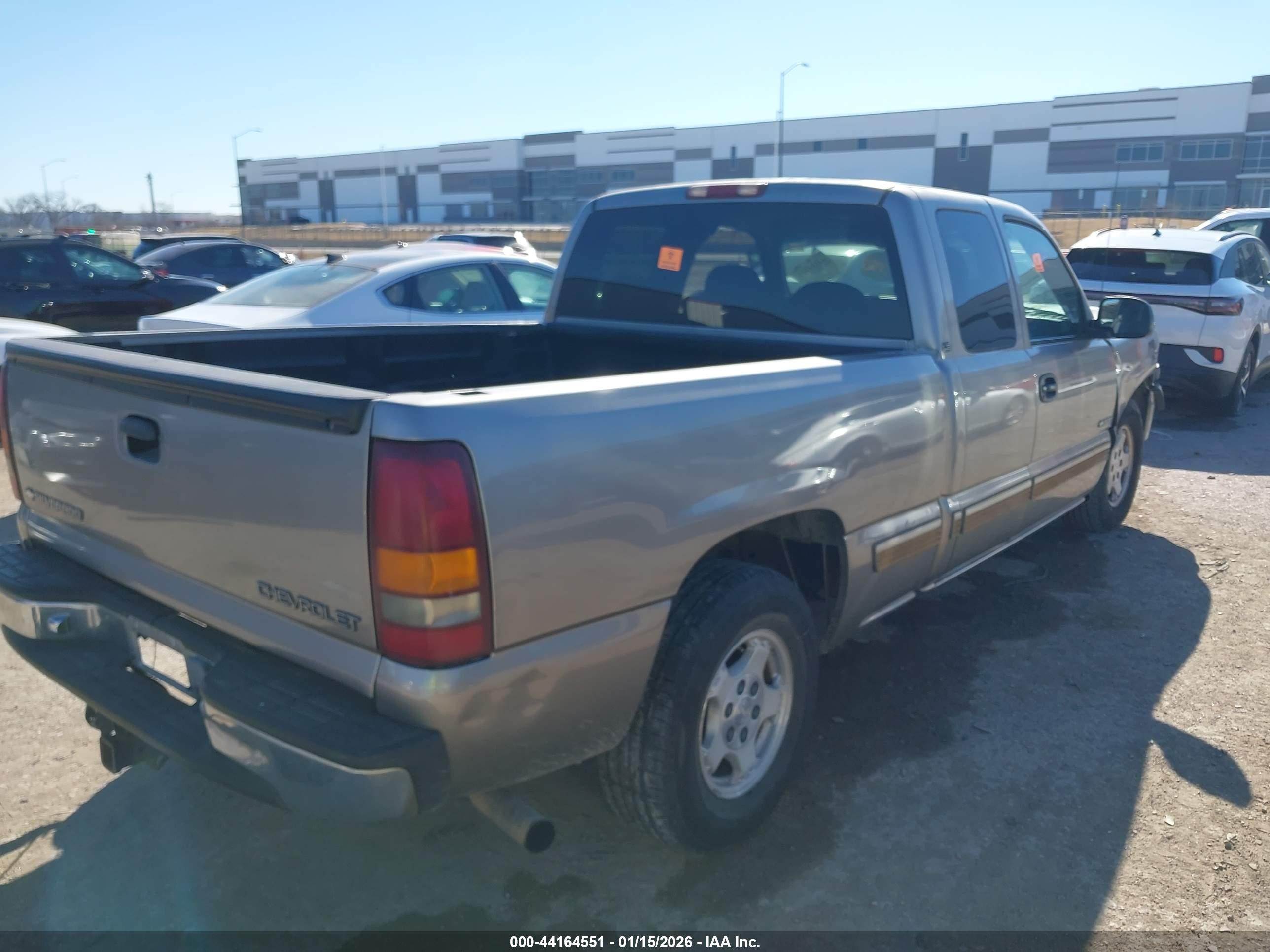 CHEVROLET SILVERADO image 4