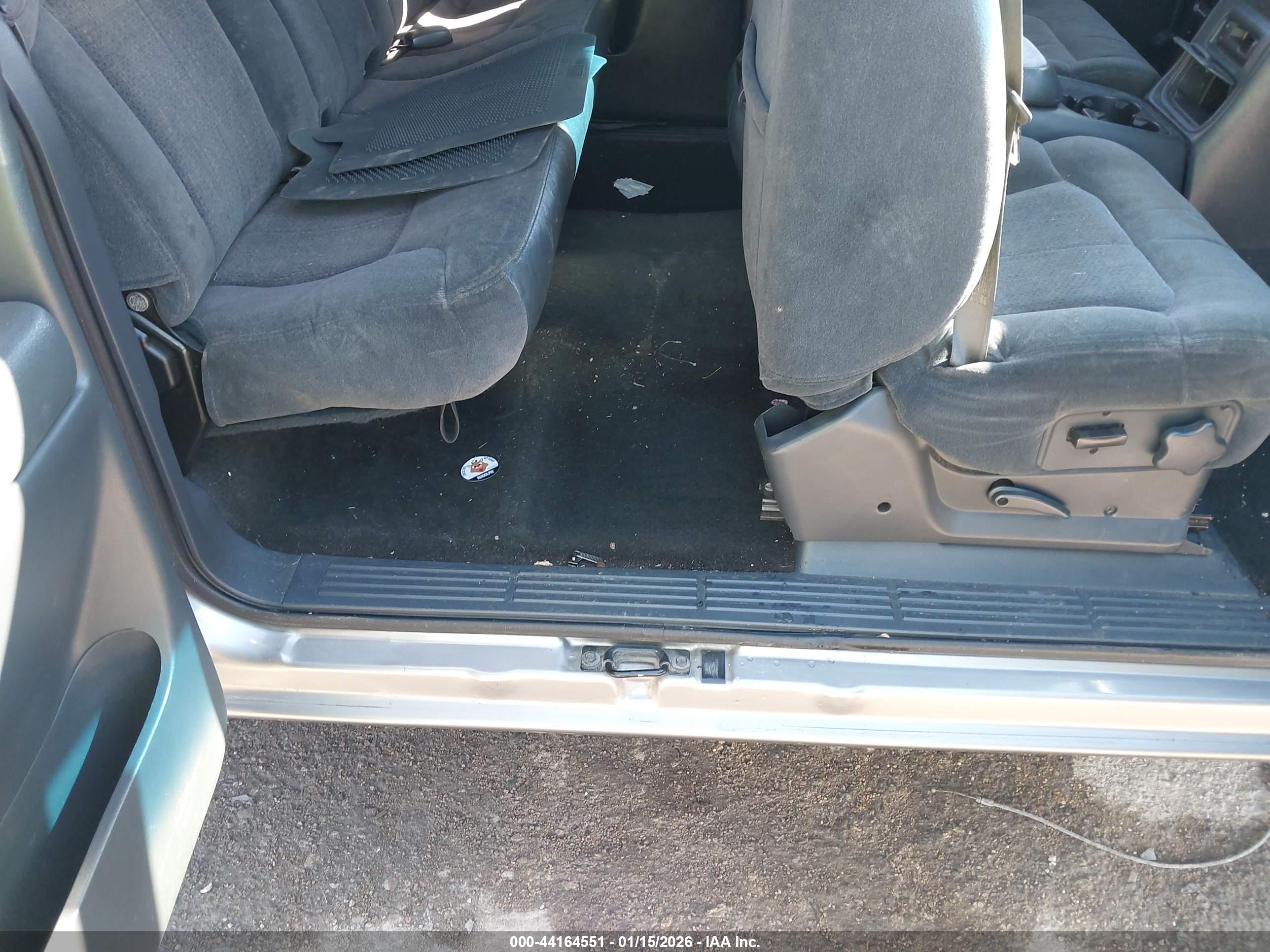 CHEVROLET SILVERADO image 8