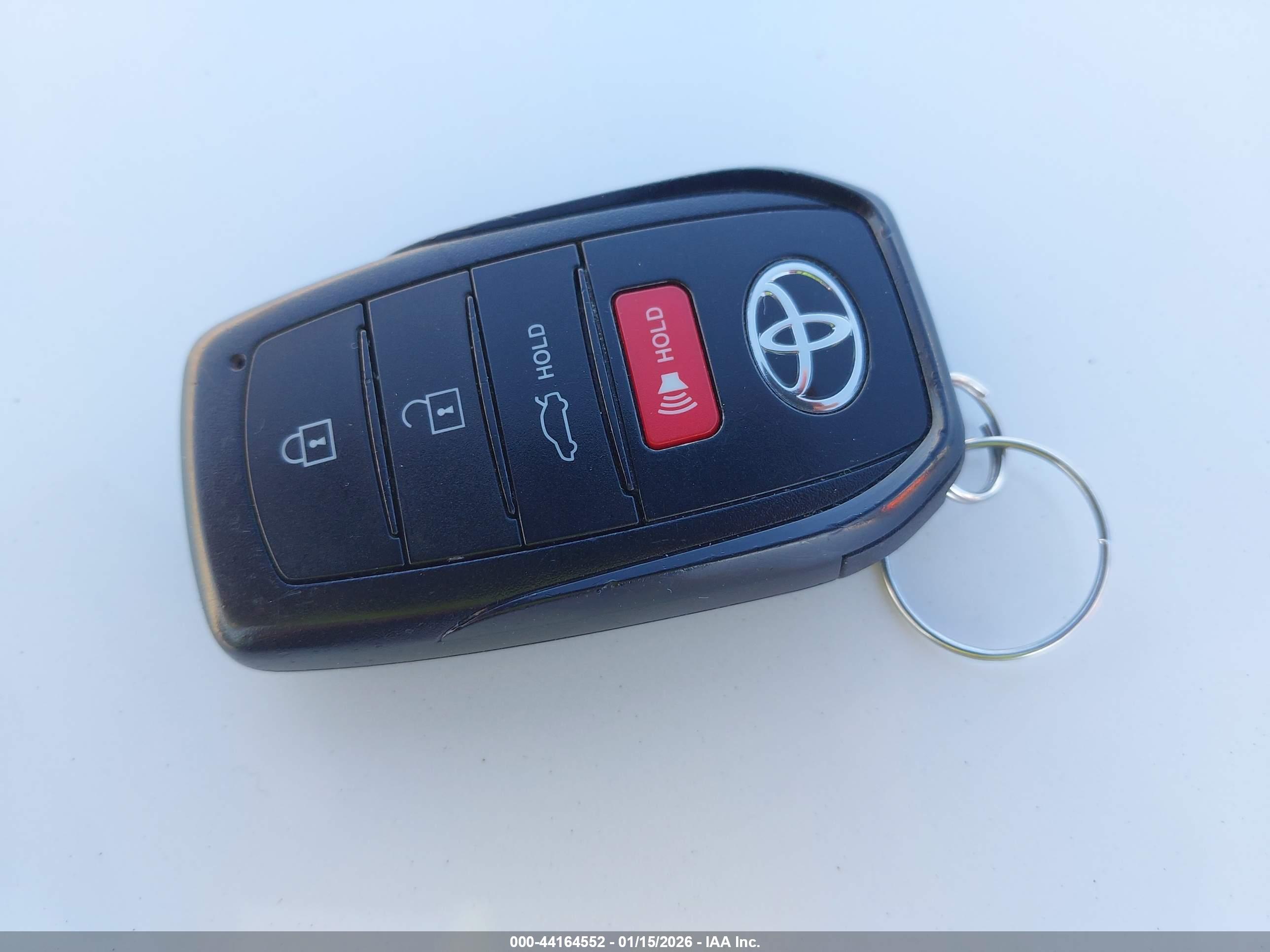 TOYOTA CAMRY image 11