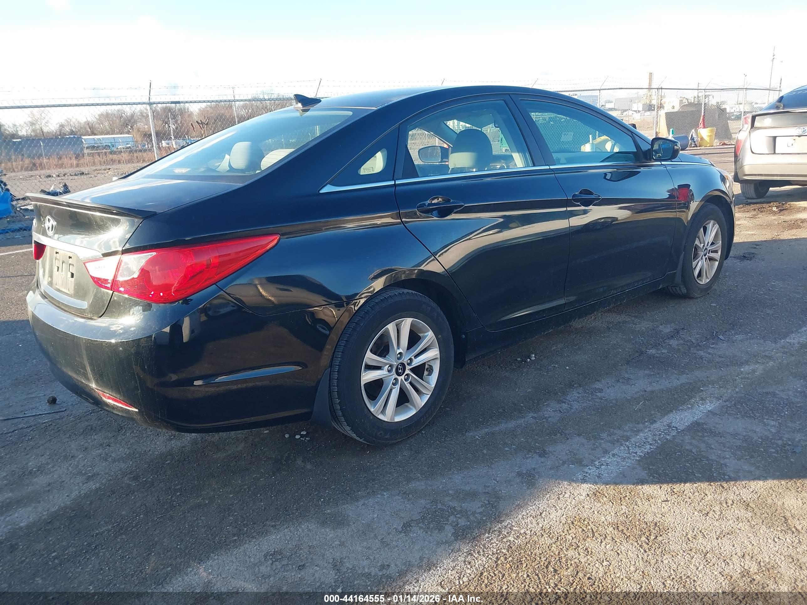 HYUNDAI SONATA image 4