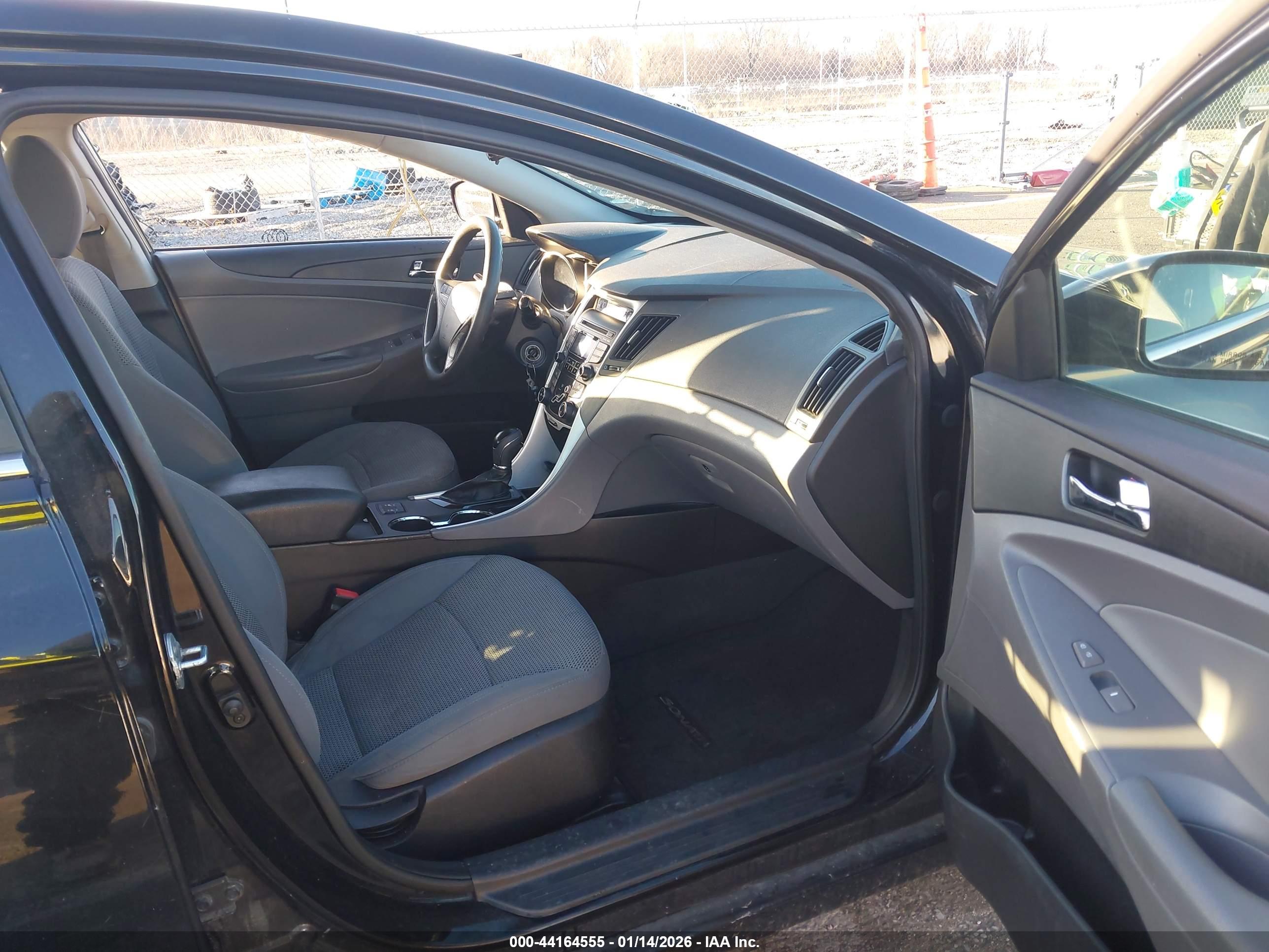 HYUNDAI SONATA image 5